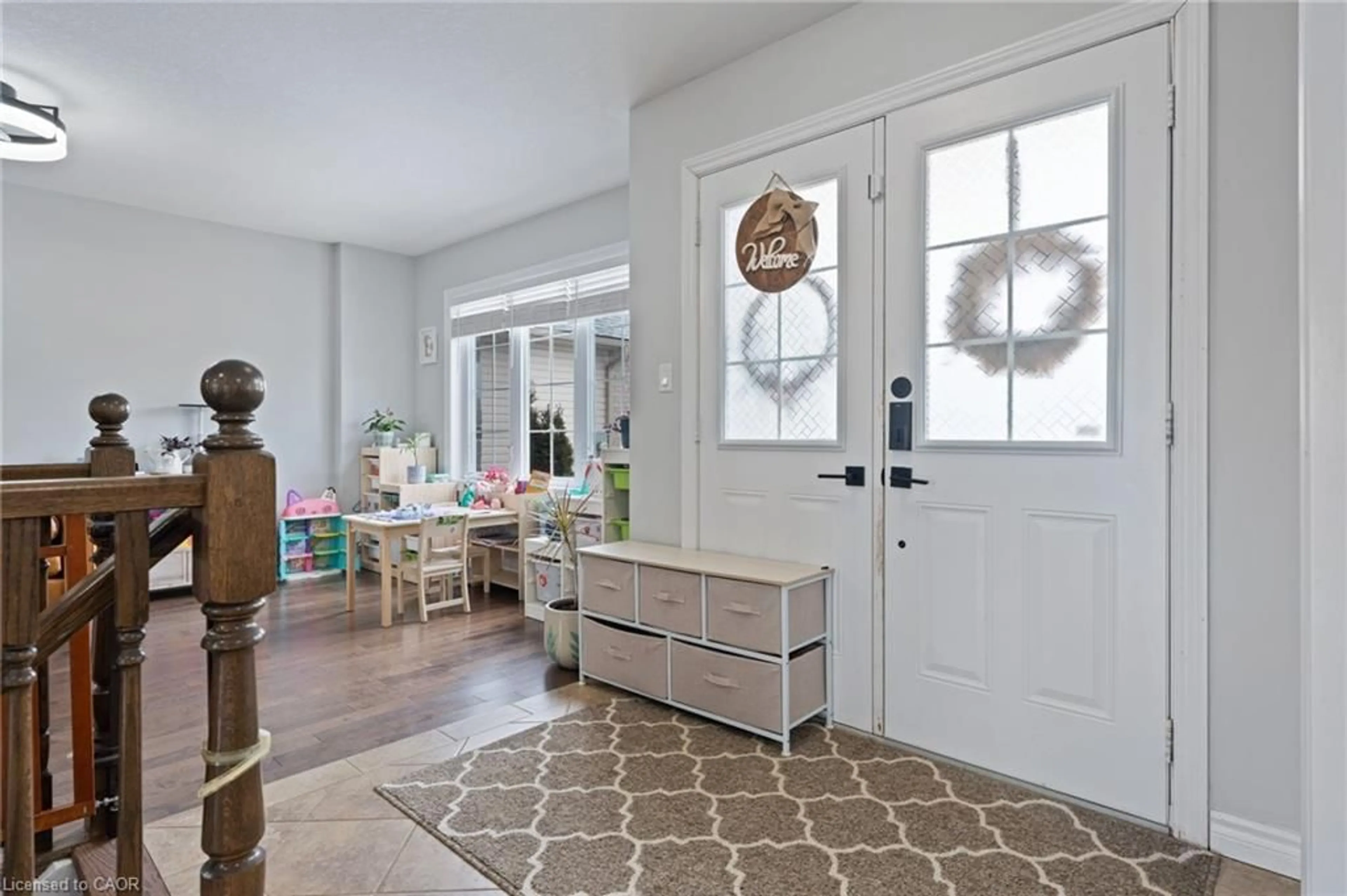 Indoor entryway for 30 Dennis Dr, Norwich Ontario N0J 1P0