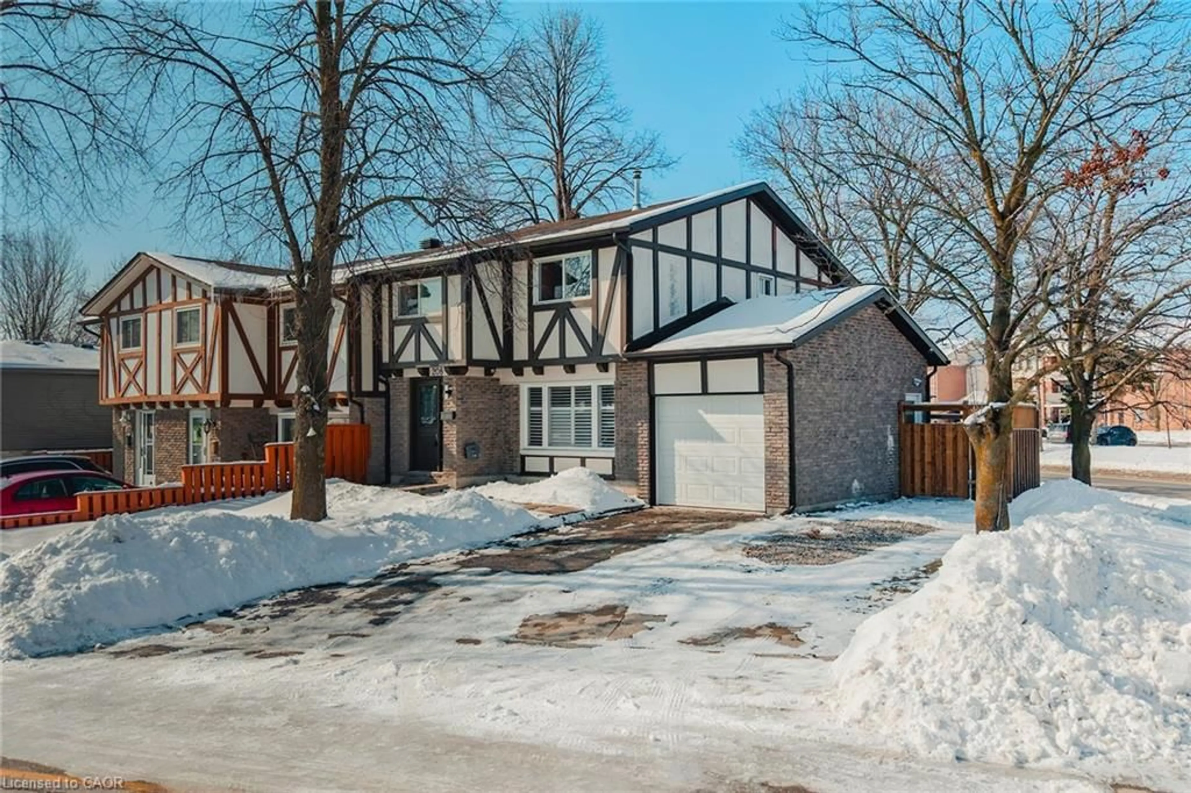 Home with brick exterior material, street for 208 Linden Dr, Cambridge Ontario N3H 4Y2