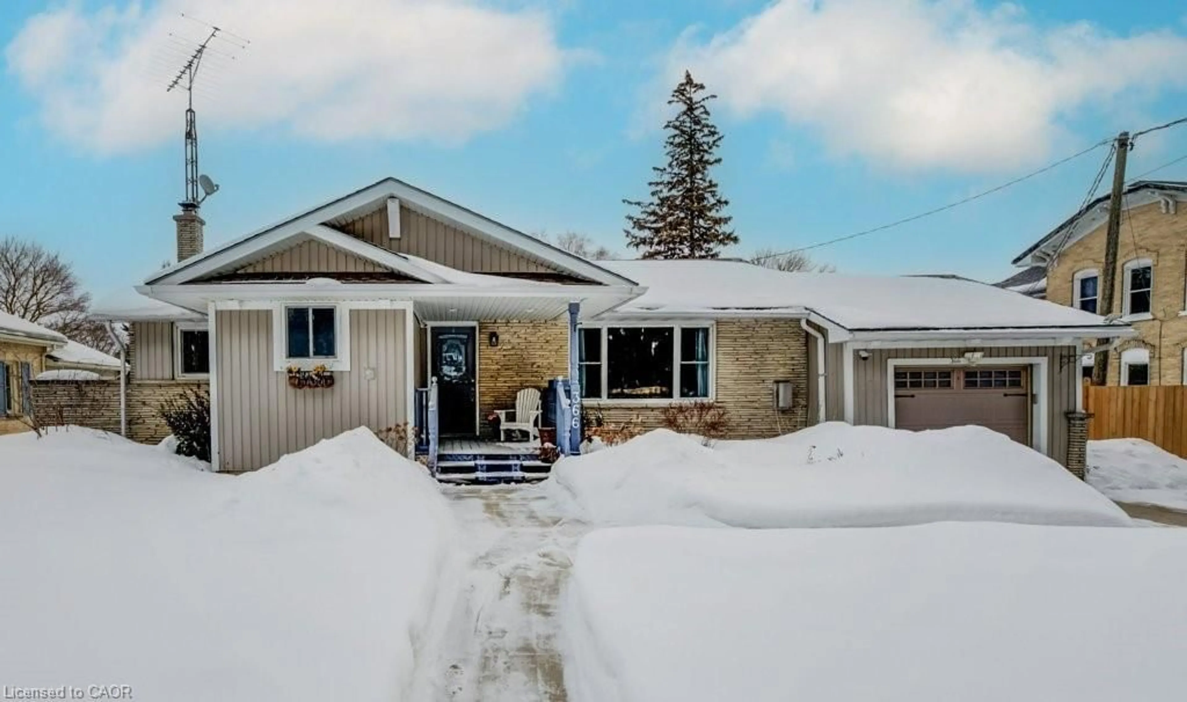 Unknown for 366 Peel St, Mount Forest Ontario N0G 2L3