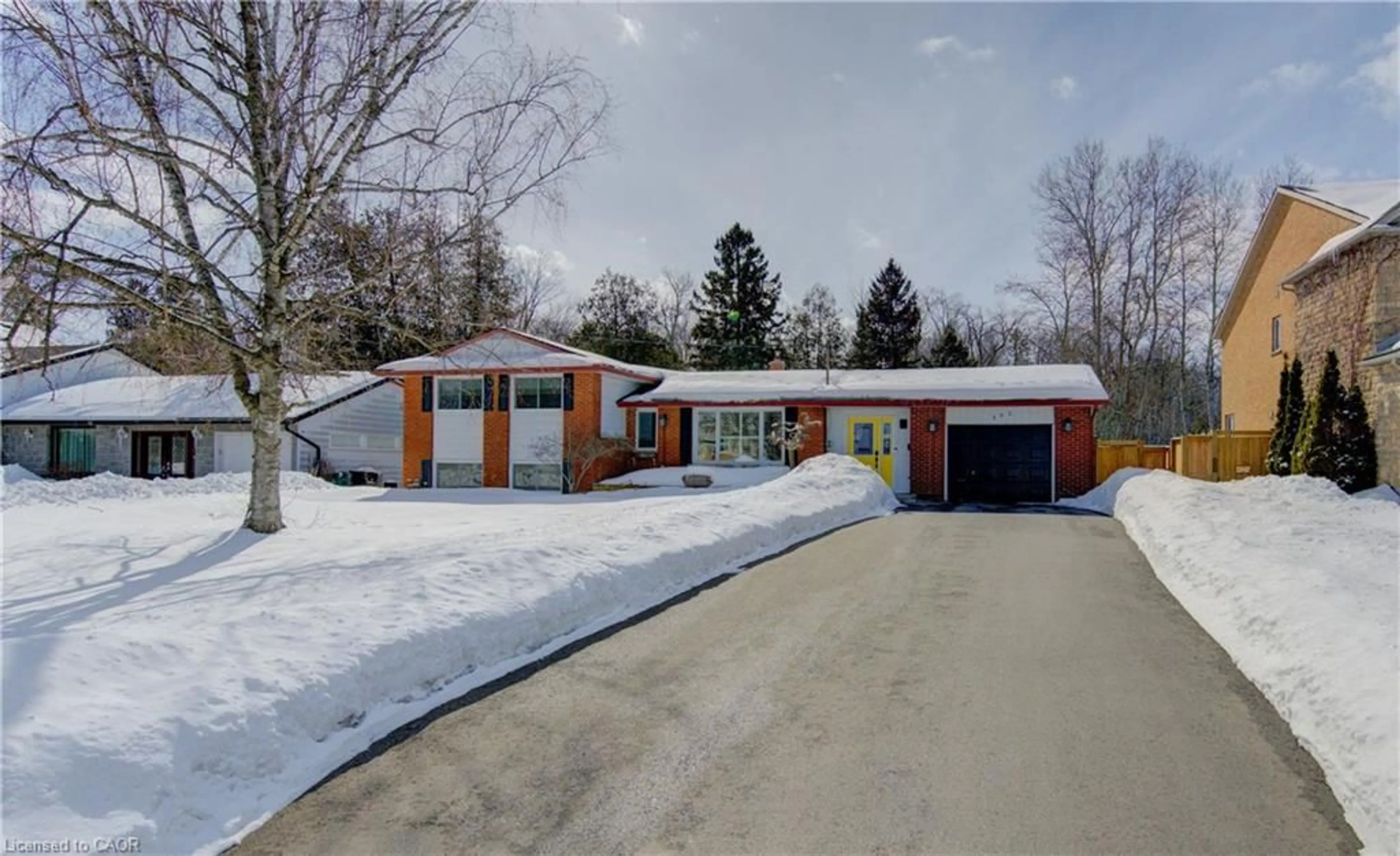 Home with brick exterior material, street for 583 Rustic Dr, Waterloo Ontario N2K 2A7