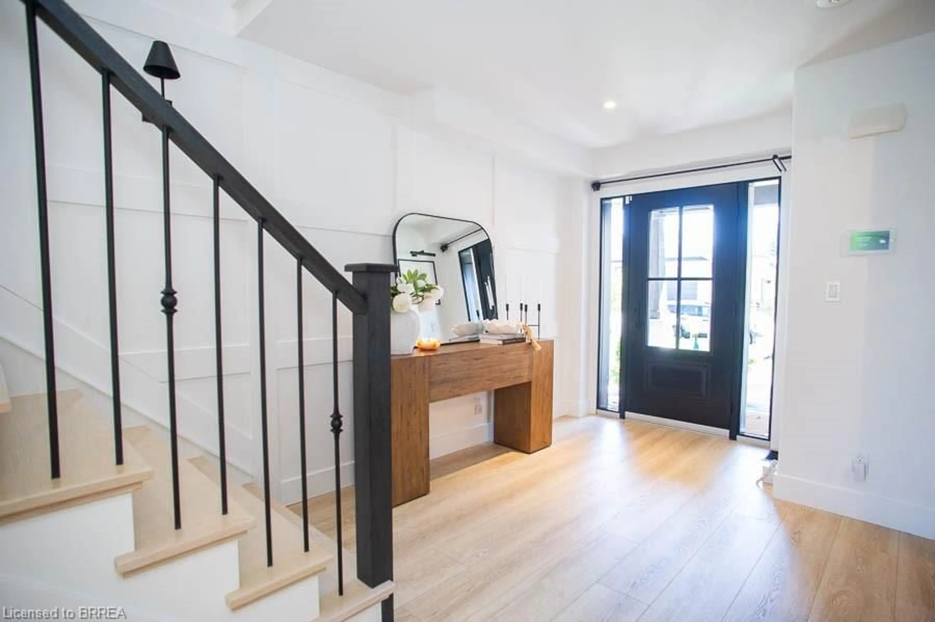 Indoor entryway for 26 Gibbons St, Waterford Ontario N0E 1Y0