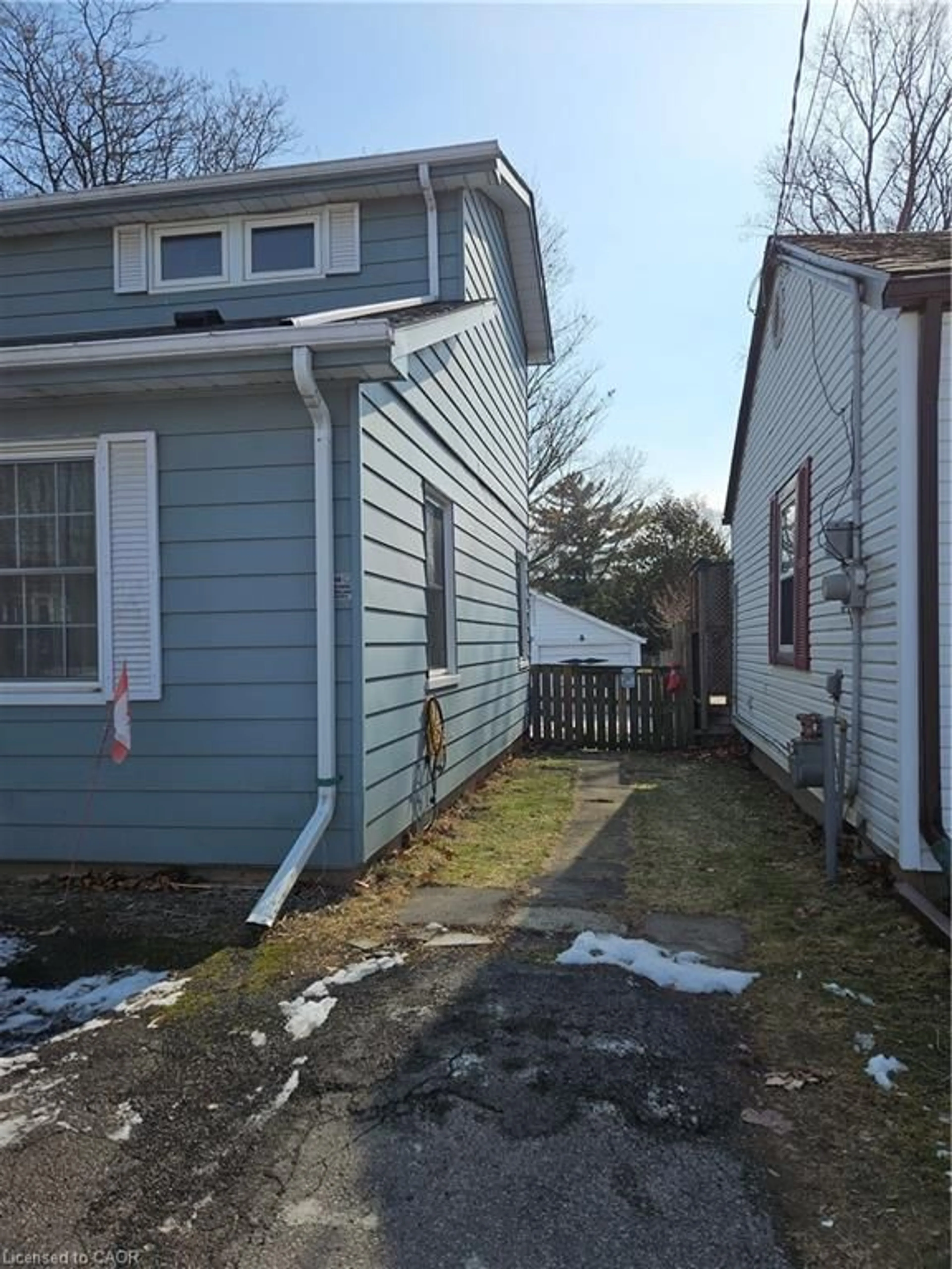 Unknown for 27 Hunter St, Dundas Ontario L9H 1E5