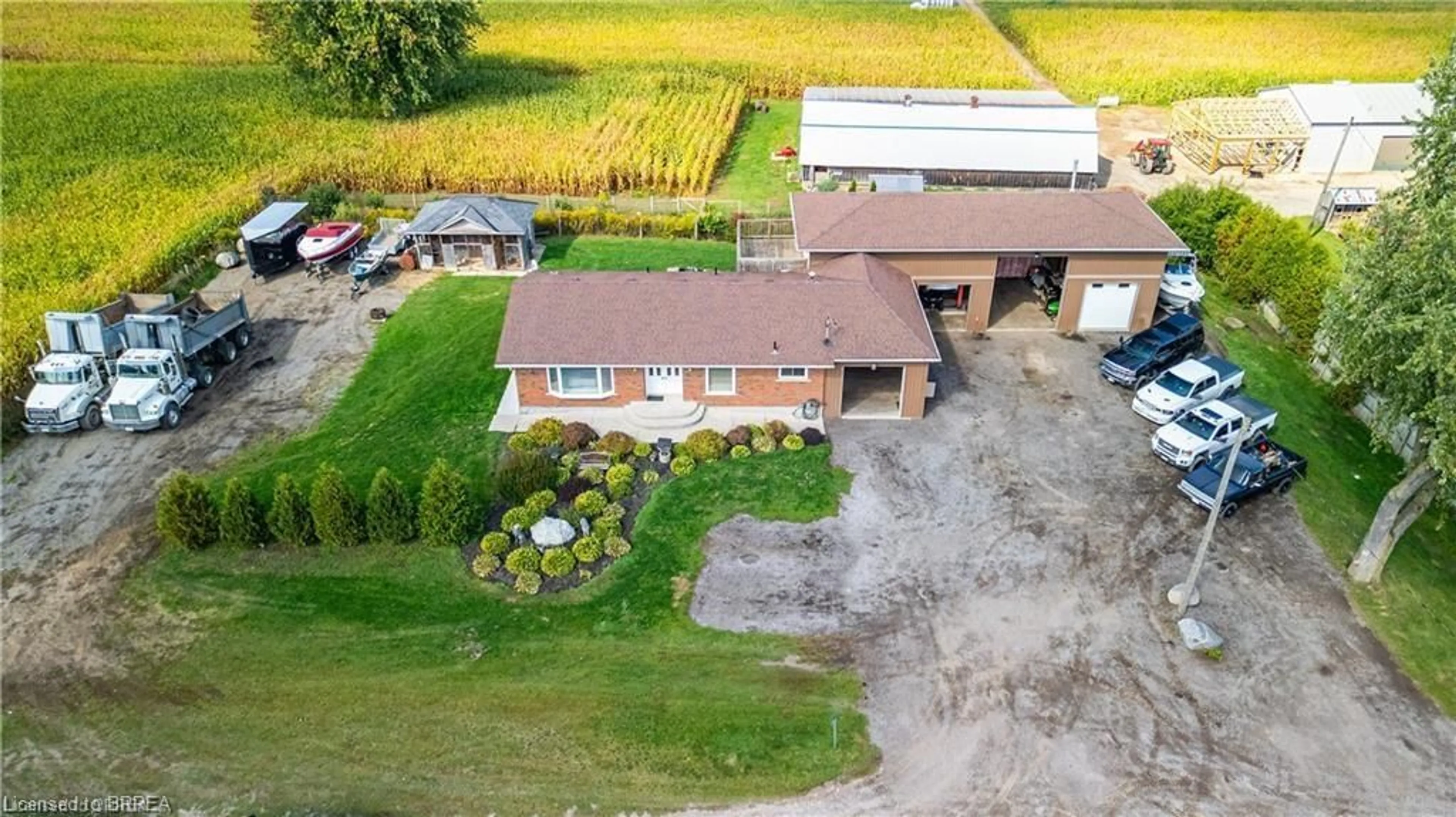 A pic from outside/outdoor area/front of a property/back of a property/a pic from drone, unknown for 591 Governors Rd, Paris Ontario N3L 3E1
