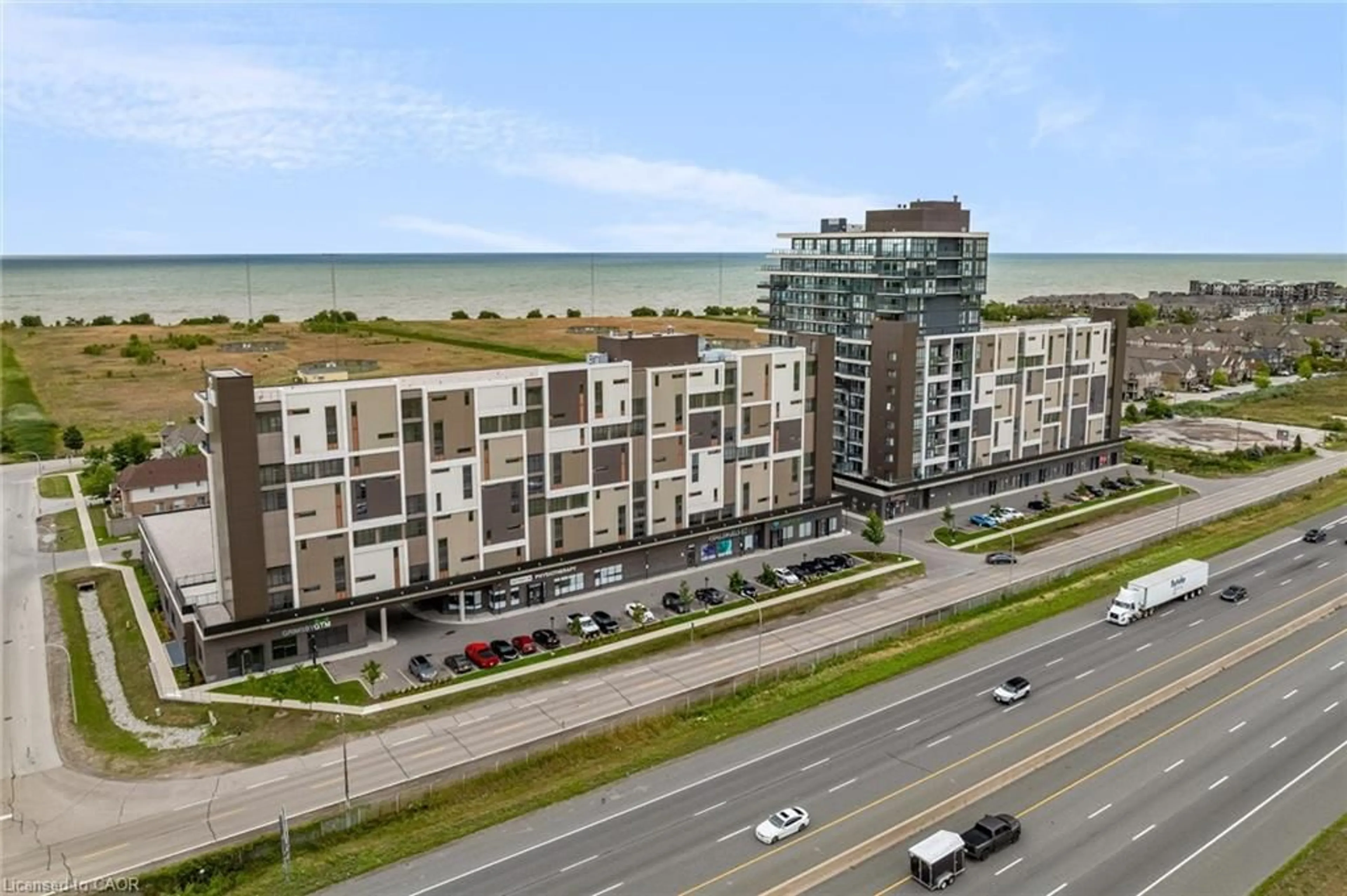 A pic from outside/outdoor area/front of a property/back of a property/a pic from drone, city buildings view from balcony for 550 North Service Rd #612, Grimsby Ontario L3M 4E8