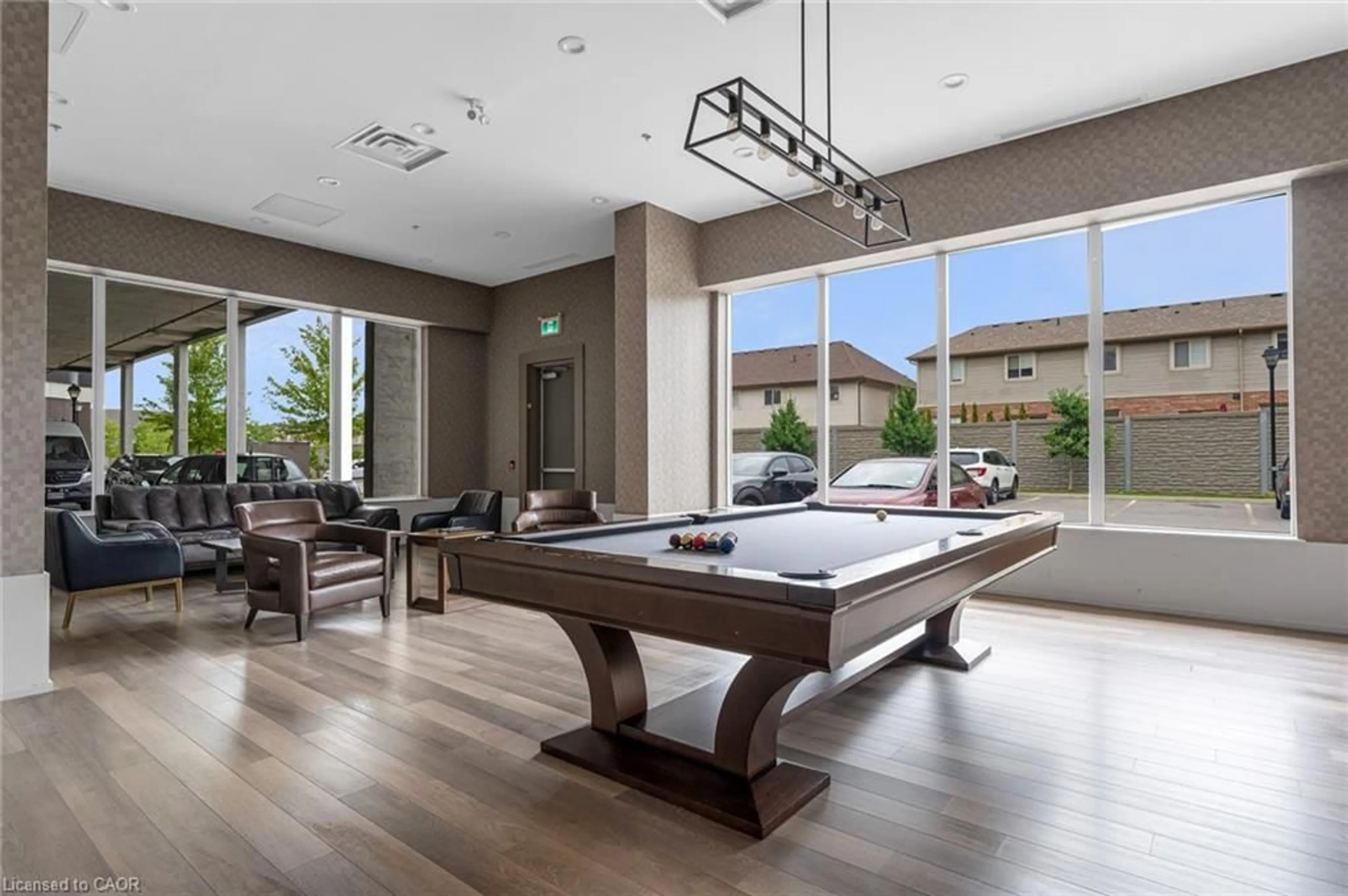 A pic of a room for 550 North Service Rd #612, Grimsby Ontario L3M 4E8