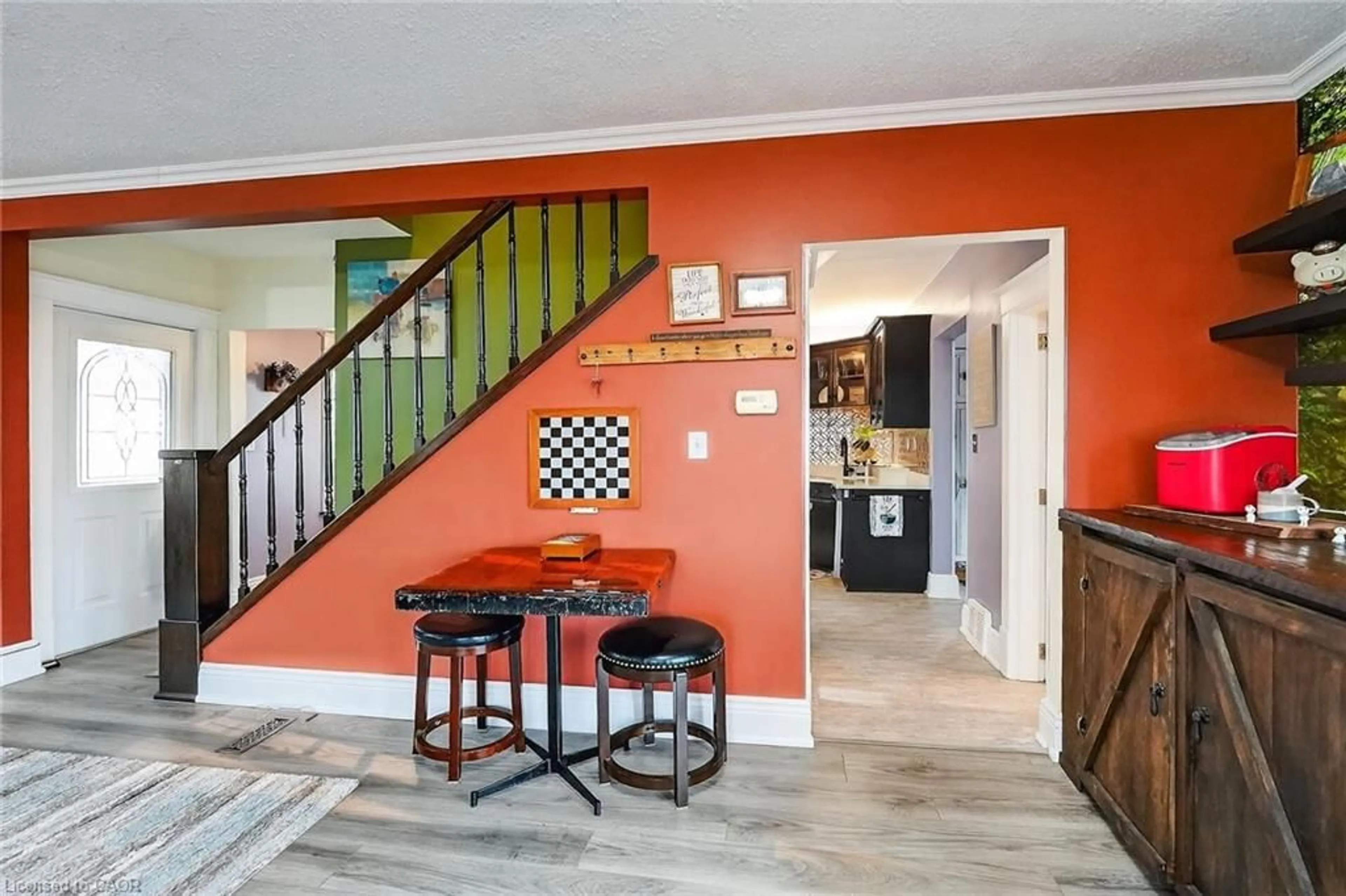 Indoor entryway for 3745 King St, Vineland Ontario L0R 2C0