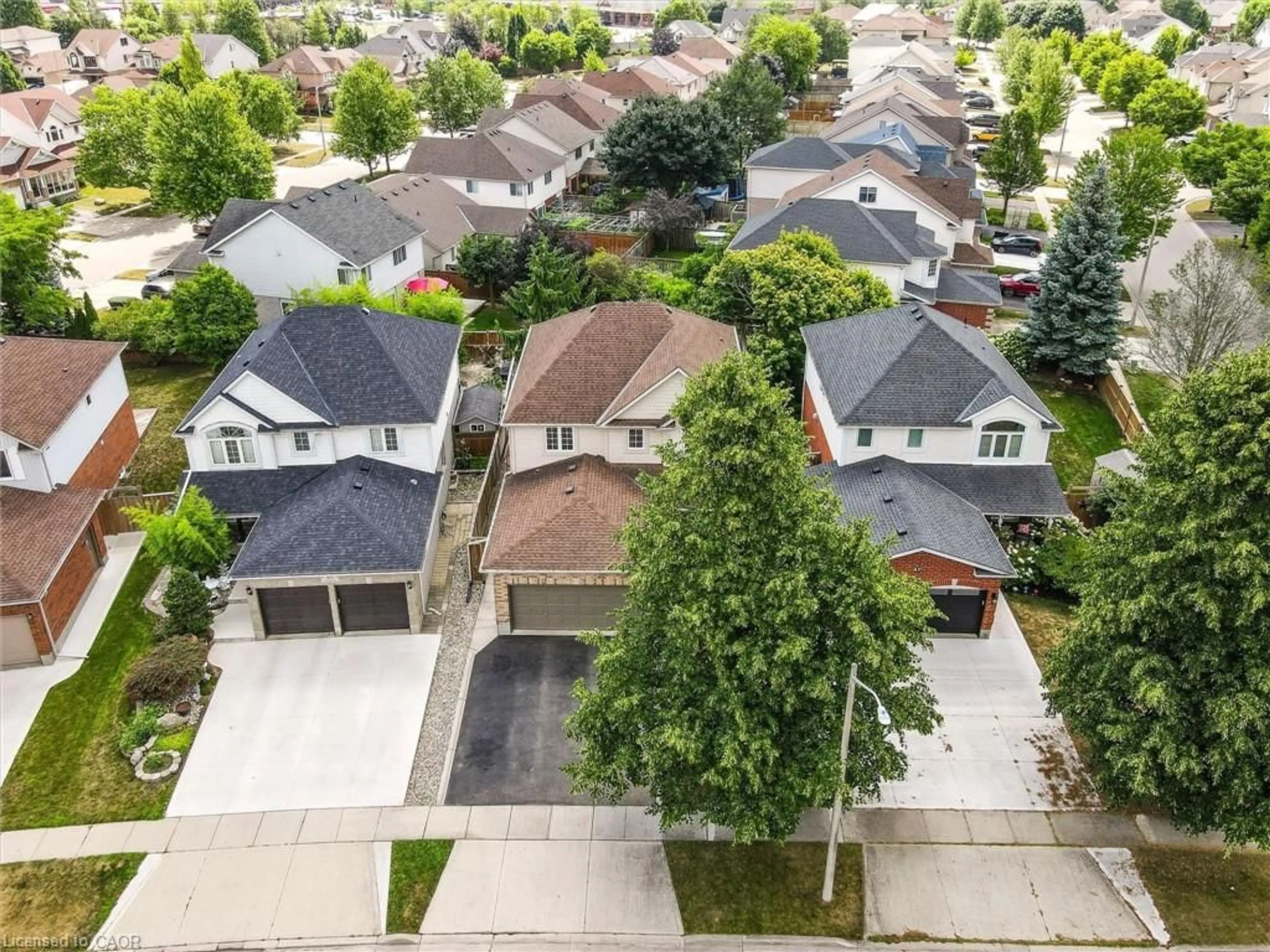 A pic from outside/outdoor area/front of a property/back of a property/a pic from drone, street for 91 Adler Dr, Cambridge Ontario N3C 4B7