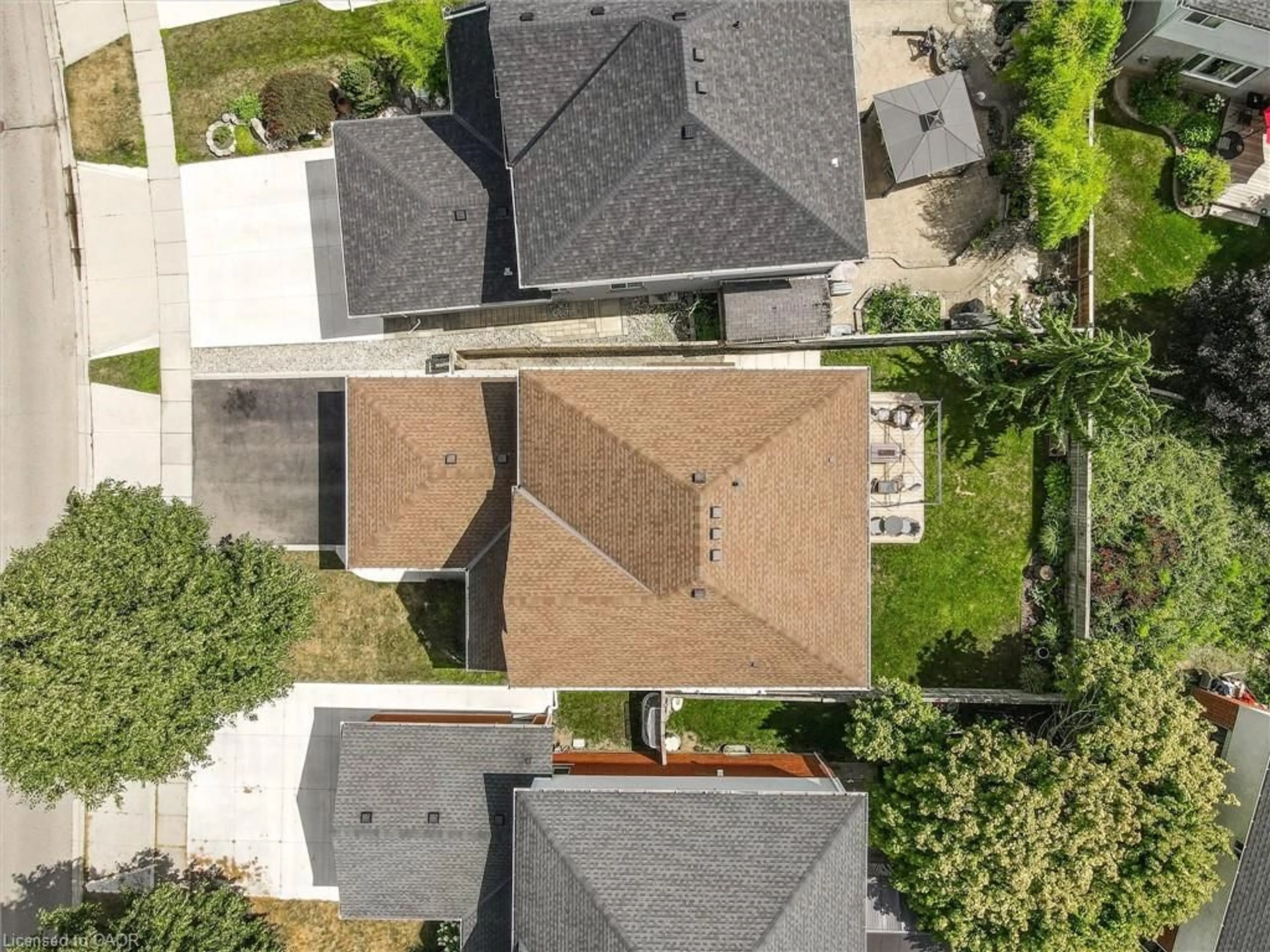 A pic from outside/outdoor area/front of a property/back of a property/a pic from drone, street for 91 Adler Dr, Cambridge Ontario N3C 4B7