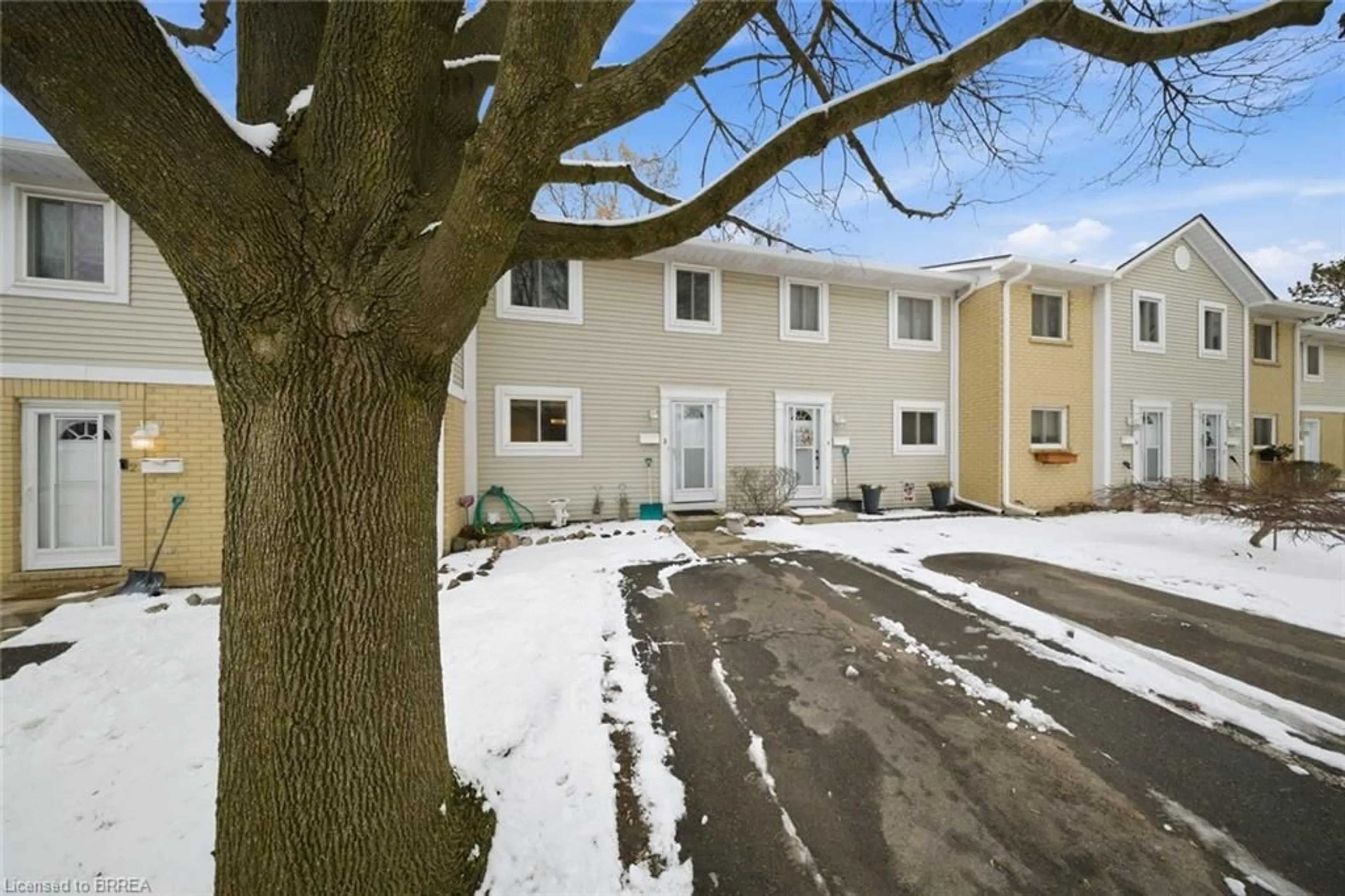 Patio, street for 139 Stanley St #3, Brantford Ontario N3S 7T3