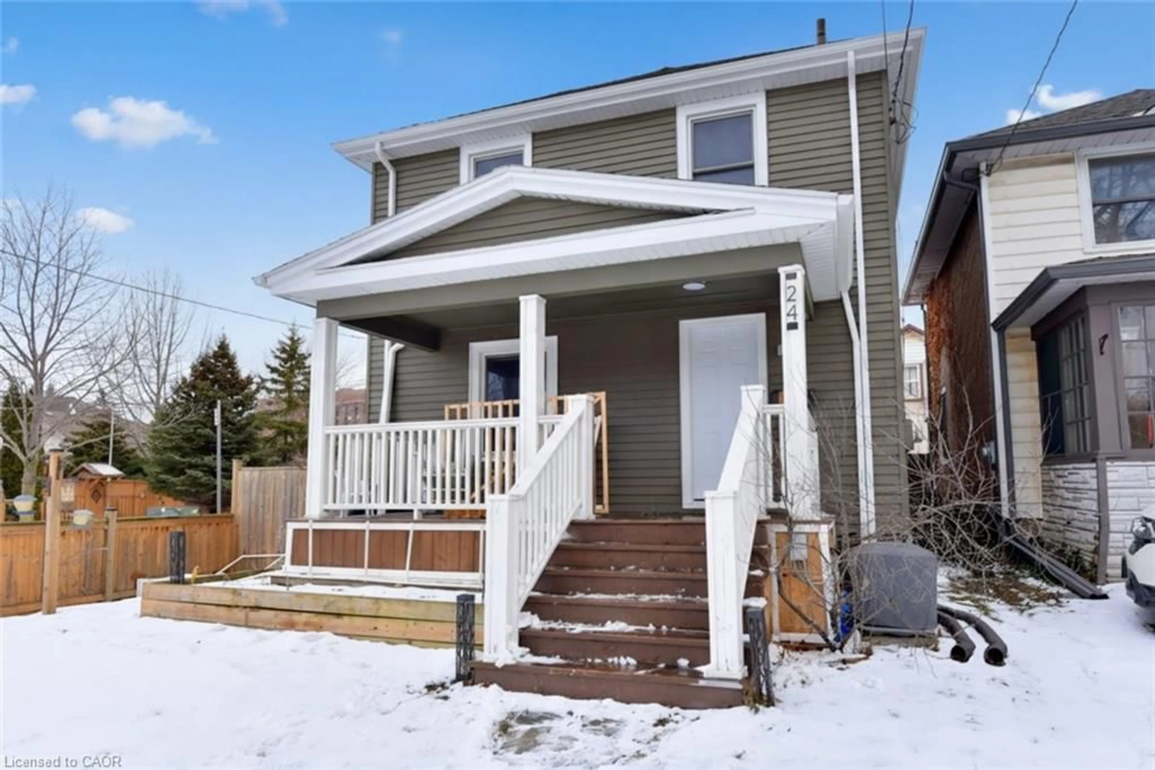 Home with vinyl exterior material, street for 24 Fitzgerald St, St. Catharines Ontario L2R 4B3