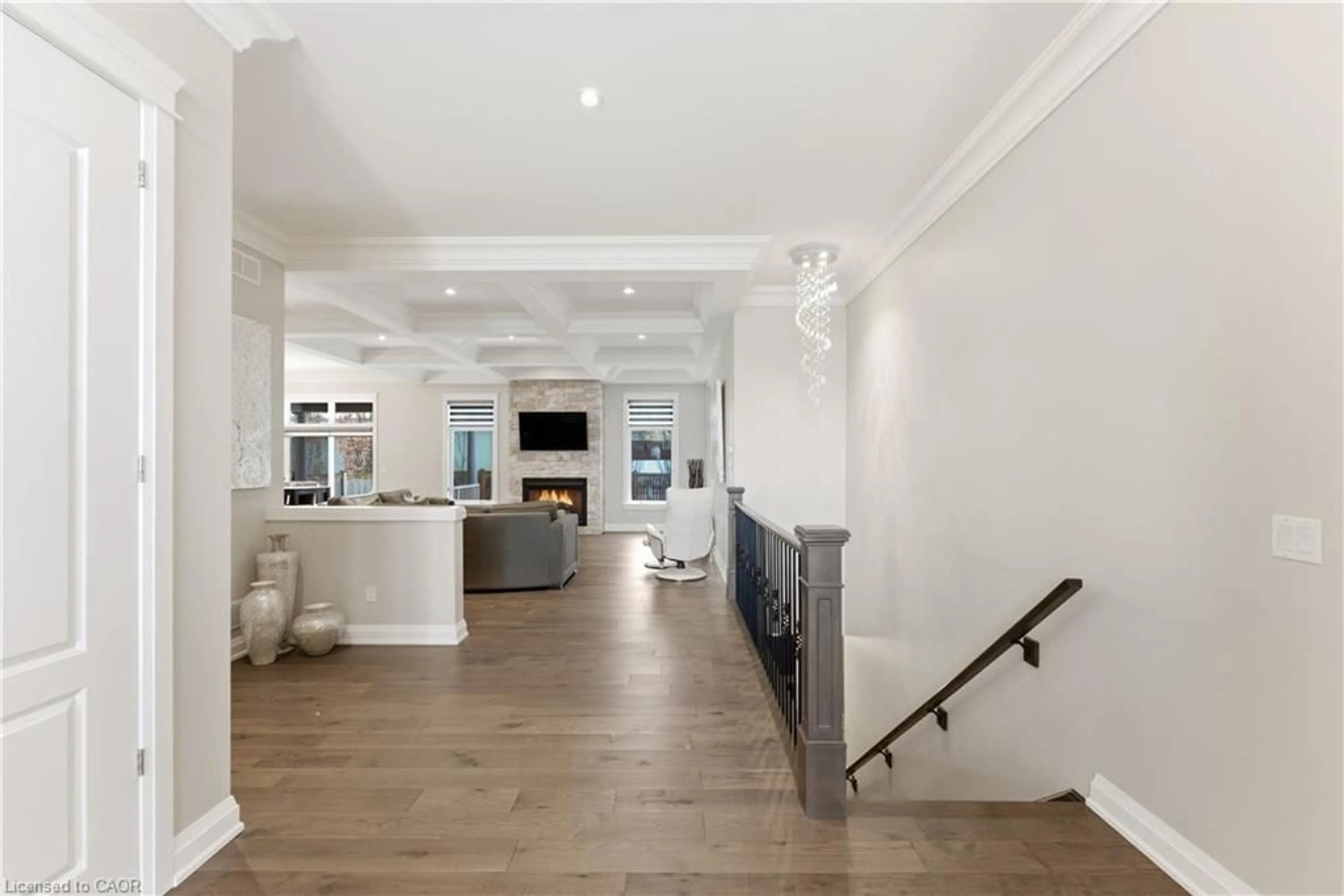 Indoor foyer for 34 Angels Dr, St. Davids Ontario L0S 1J1