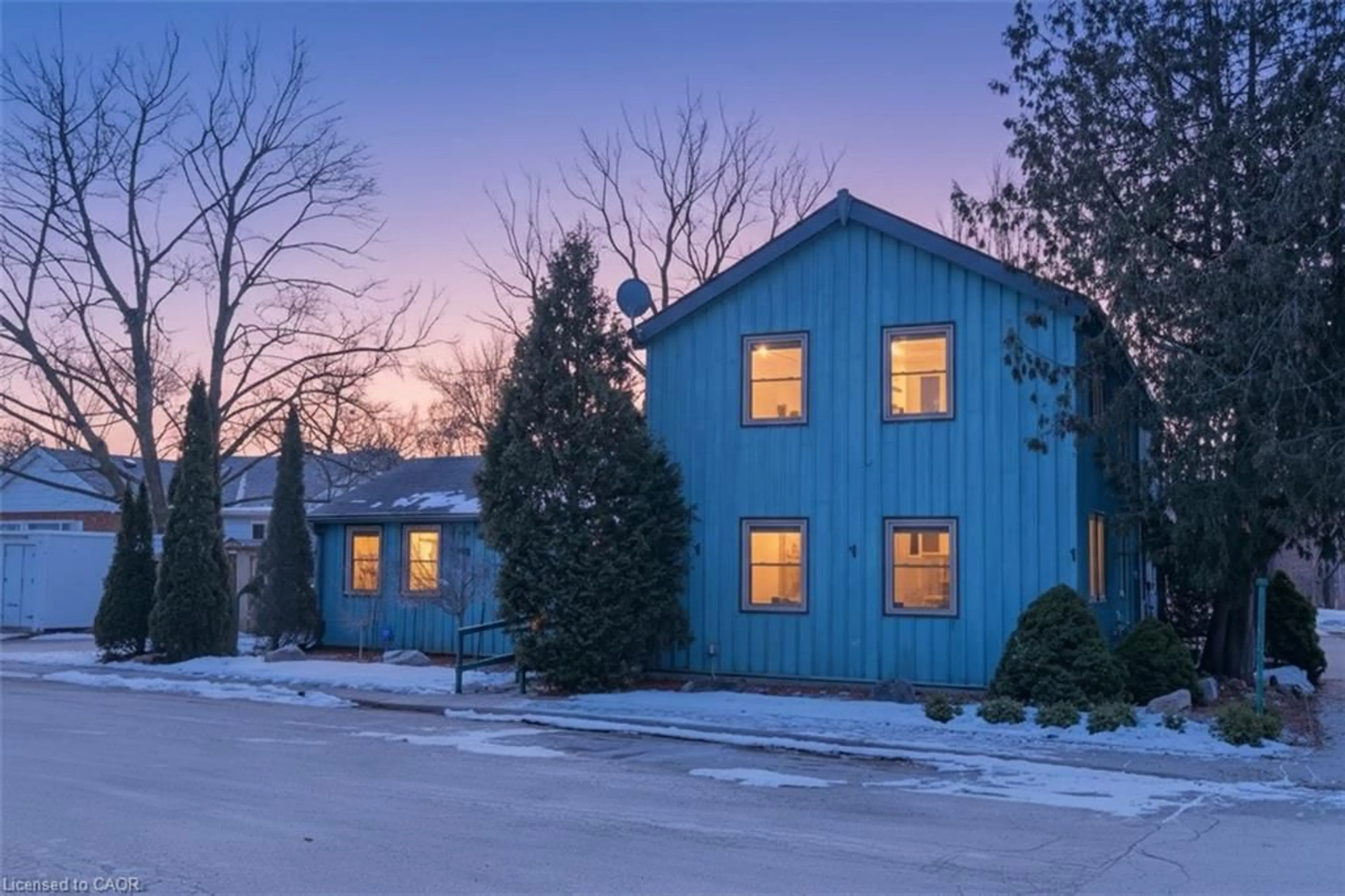 Unknown for 25 Bond St, Dundas Ontario L9H 3H2