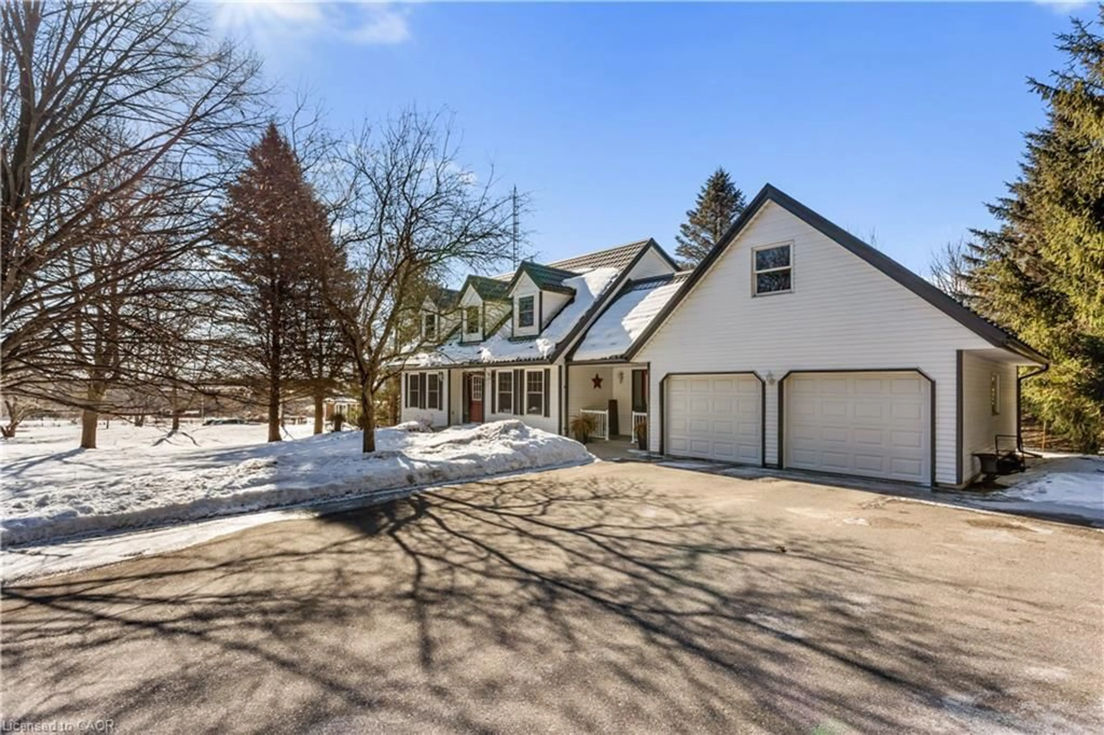 A pic from outside/outdoor area/front of a property/back of a property/a pic from drone, street for 4944 Wellington Rd 29 Rd, Guelph Ontario N1H 6H8