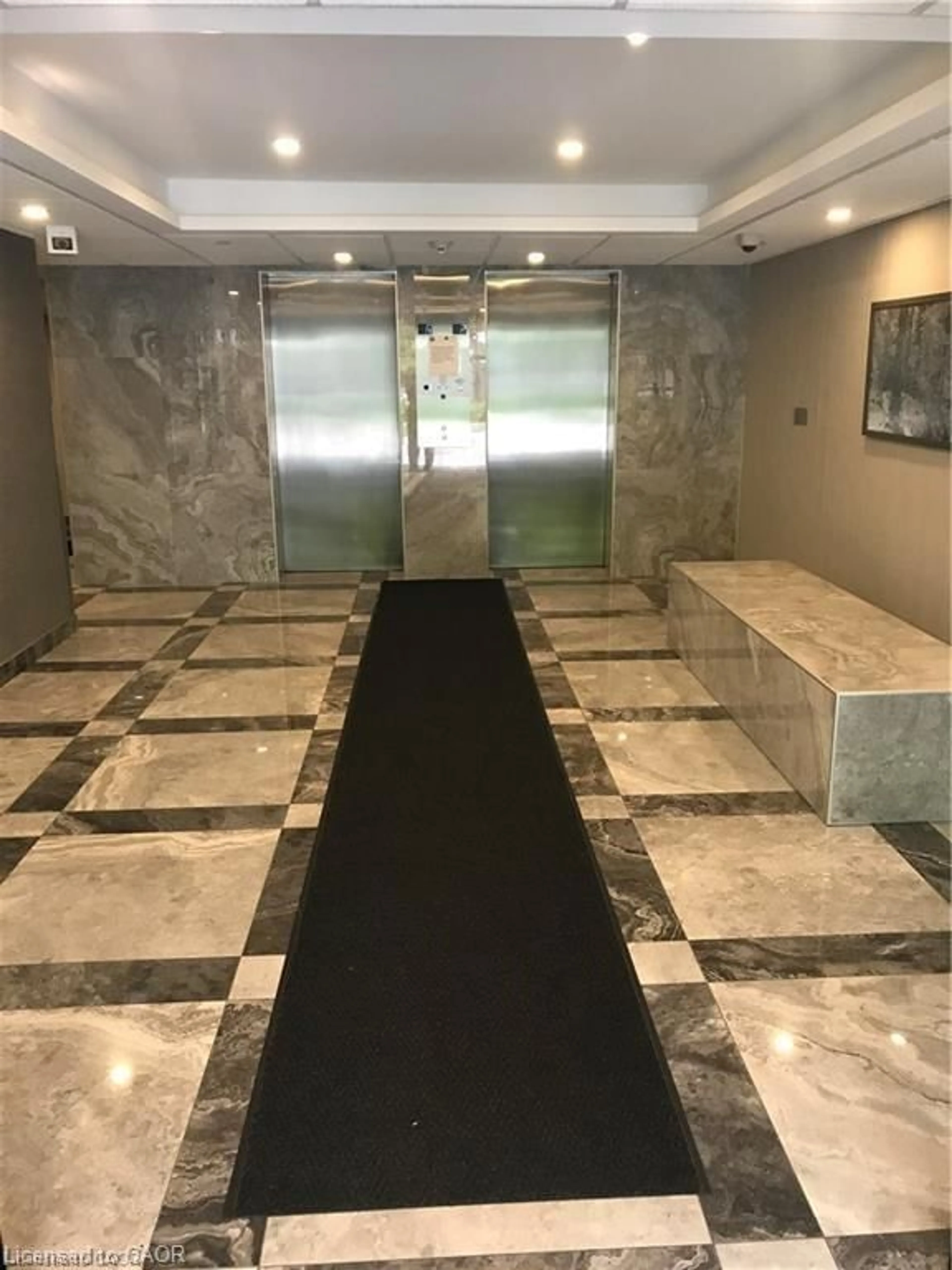 Lobby for 120 Duke St #805, Hamilton Ontario L8P 4T1