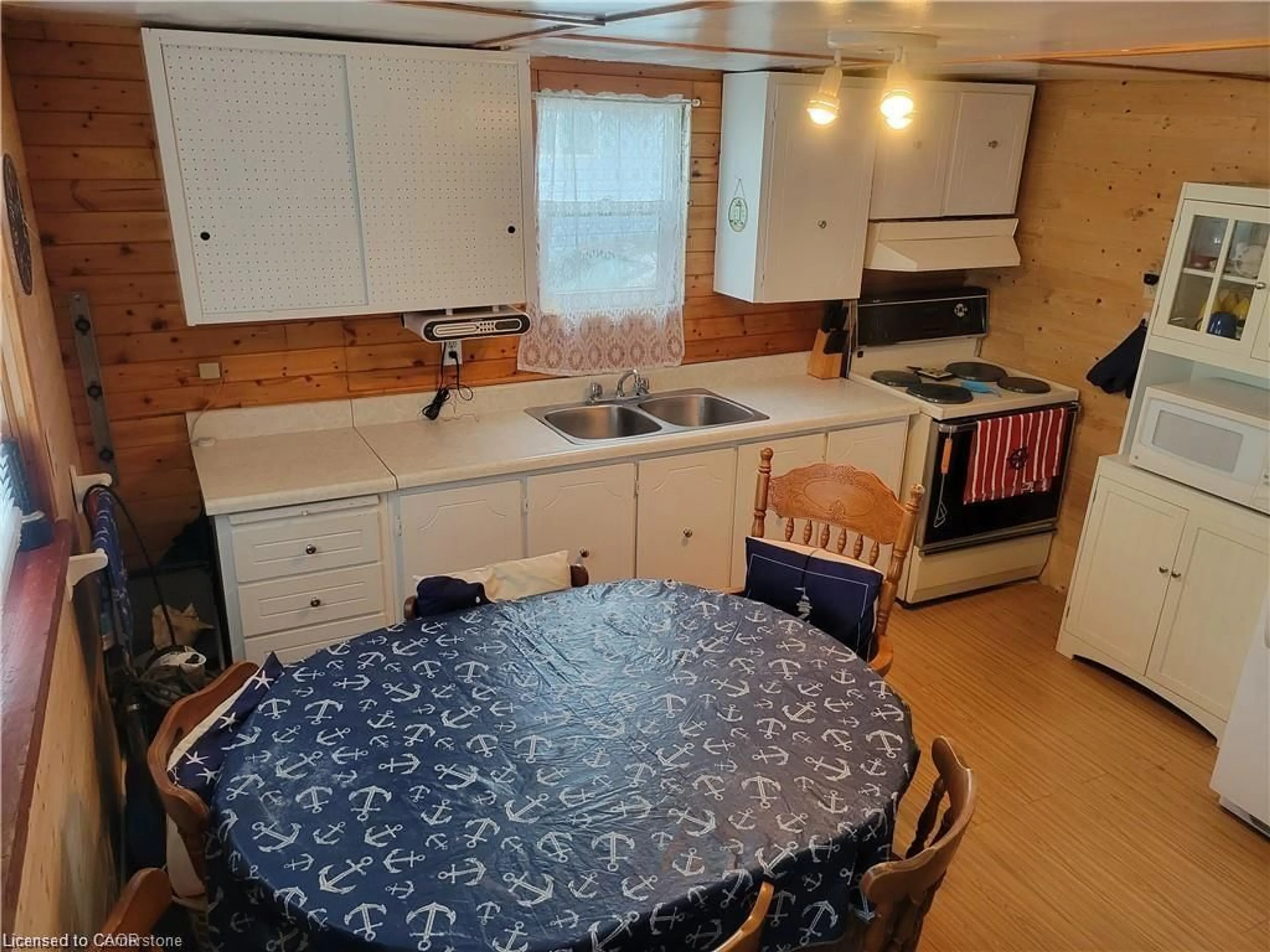 Standard kitchen, unknown for 1072 Lakeshore Rd, Selkirk Ontario N0A 1P0