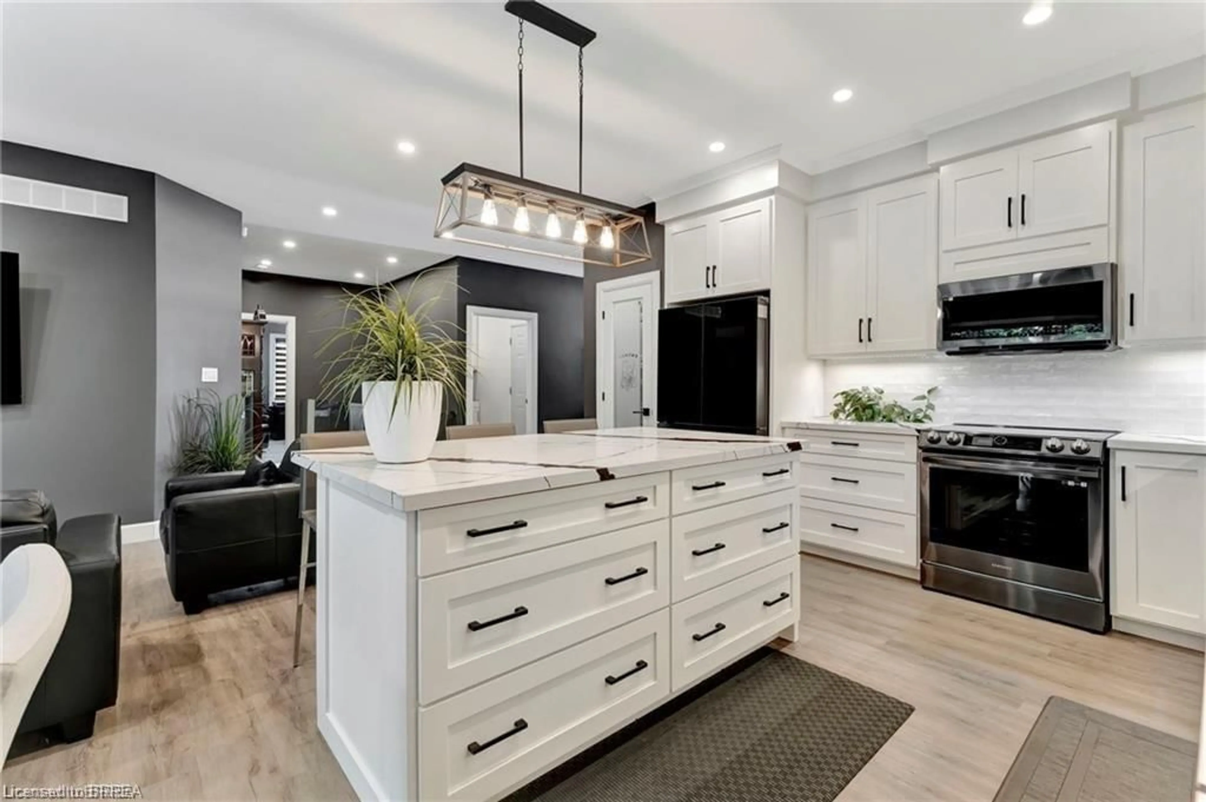 Open concept kitchen, unknown for 442 James St, Delhi Ontario N4B 2C1