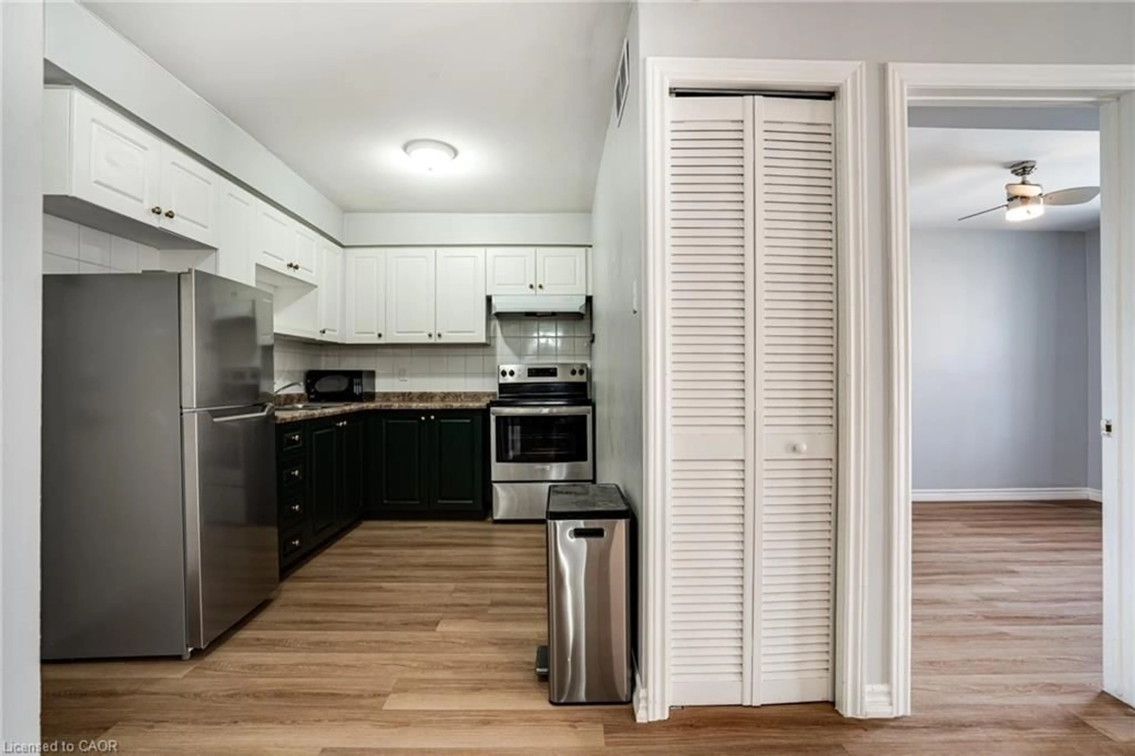 Standard kitchen, unknown for 28 Victoria Ave #314, Hamilton Ontario L8L 5E1