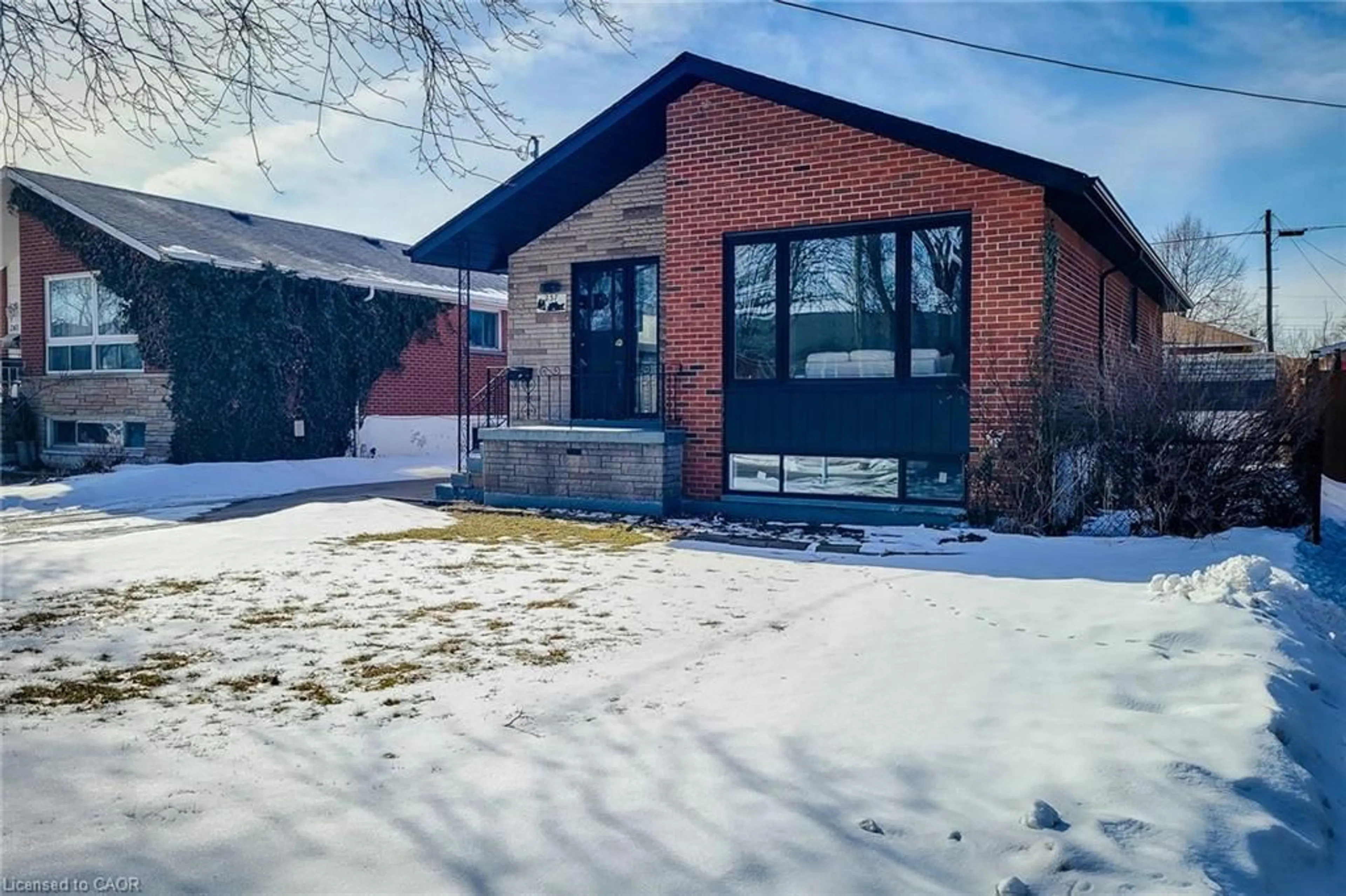 Home with brick exterior material, street for 237 Fernwood Cres, Hamilton Ontario L8T 3L7