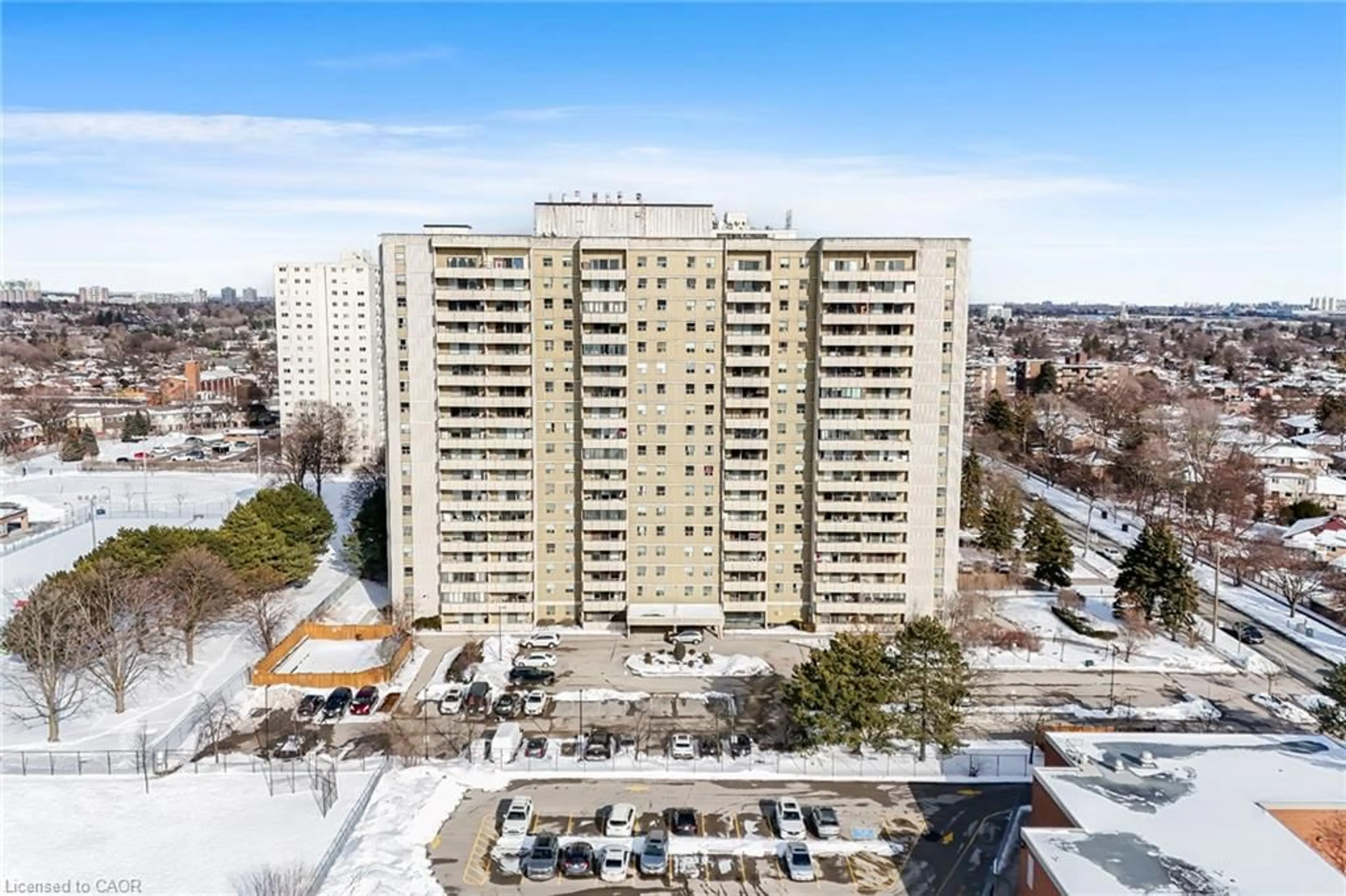 A pic from outside/outdoor area/front of a property/back of a property/a pic from drone, city buildings view from balcony for 1338 York Mills Rd #1603, North York Ontario M3A 3M3