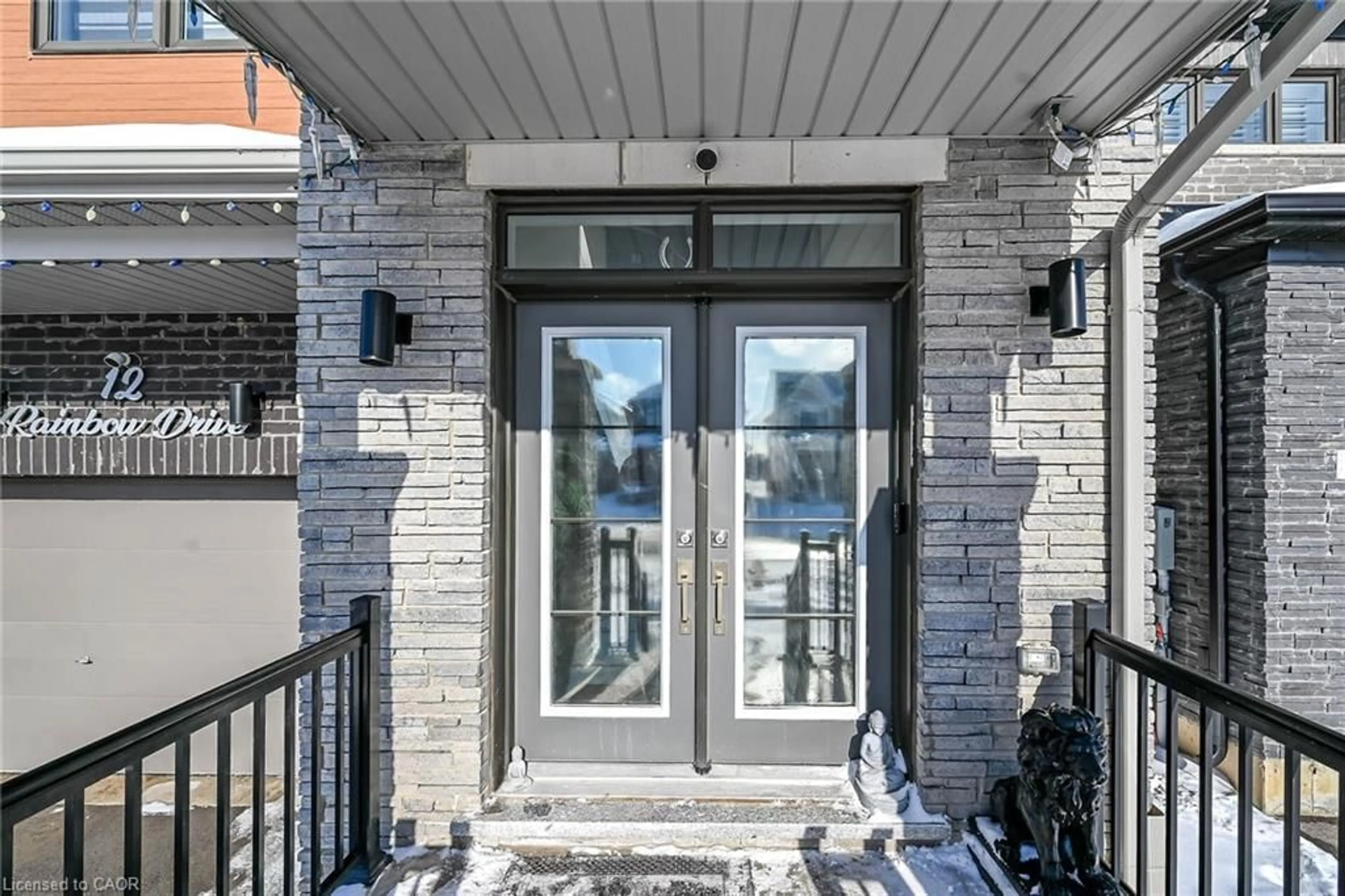Indoor entryway for 12 Rainbow Dr, Caledonia Ontario N3W 0G1