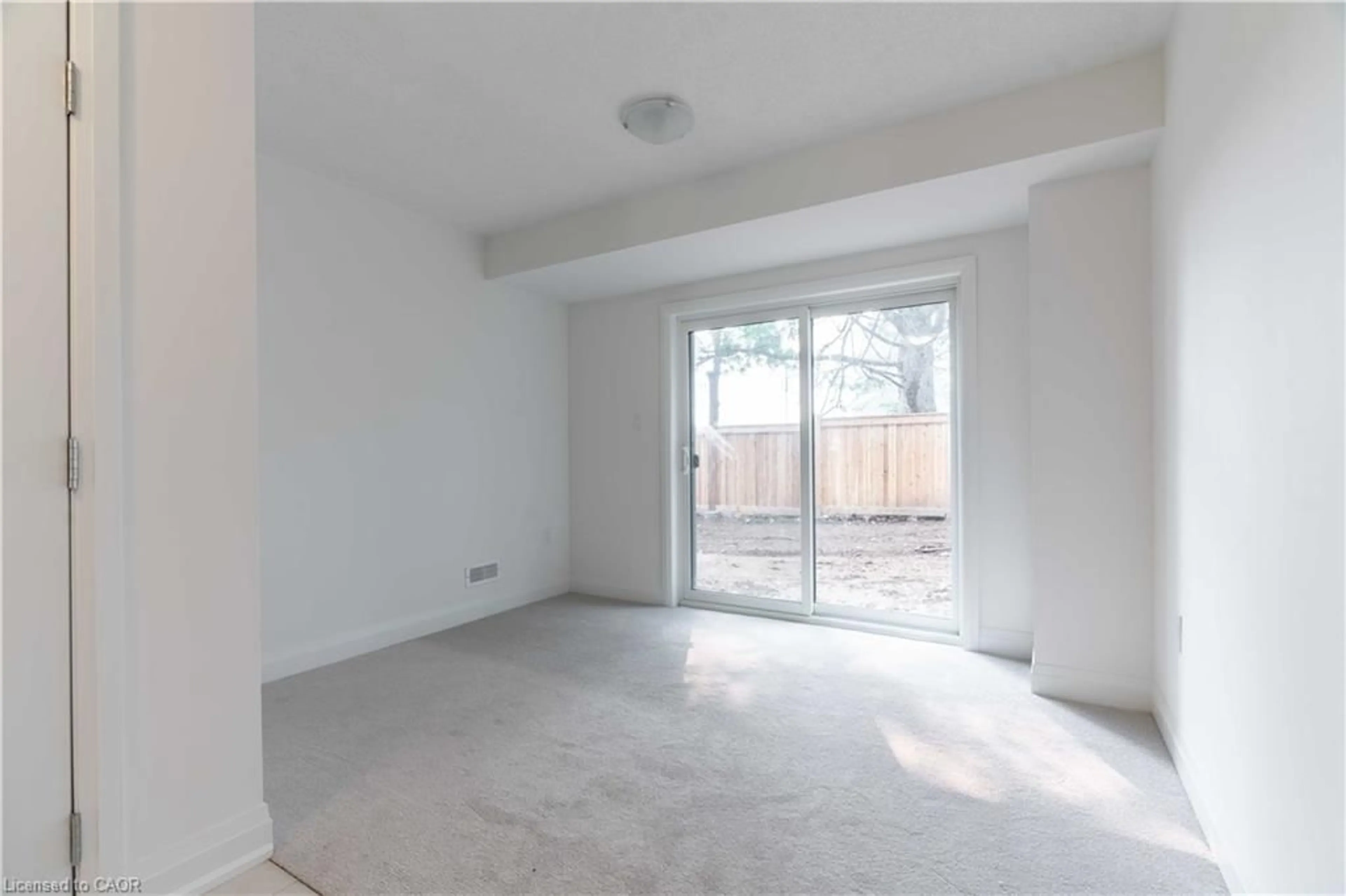 A pic of a room for 11 Briar Crt, Halton Hills Ontario L7G 0P5