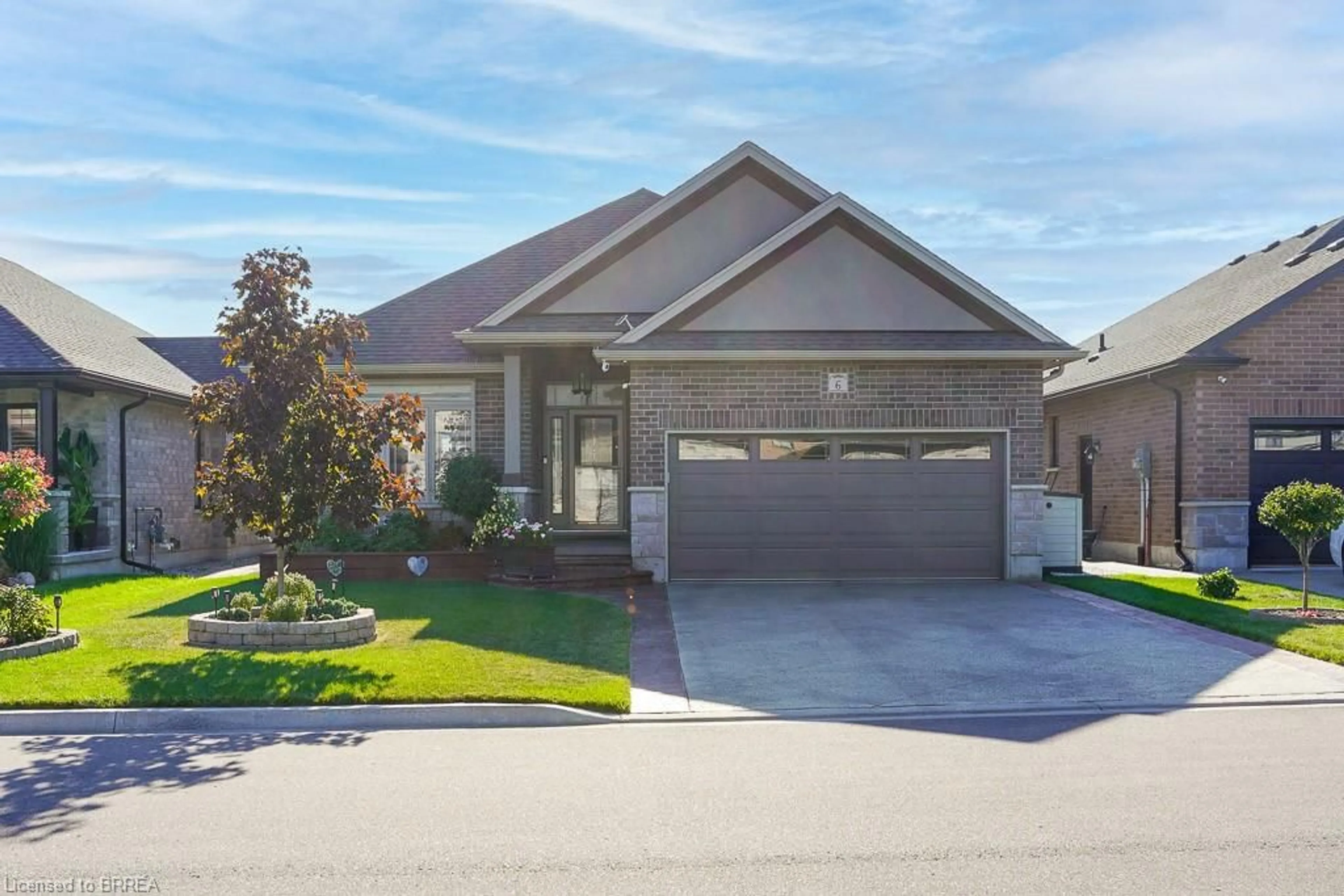 Home with vinyl exterior material, street for 6 Gibbons St, Waterford Ontario N0E 1Y0