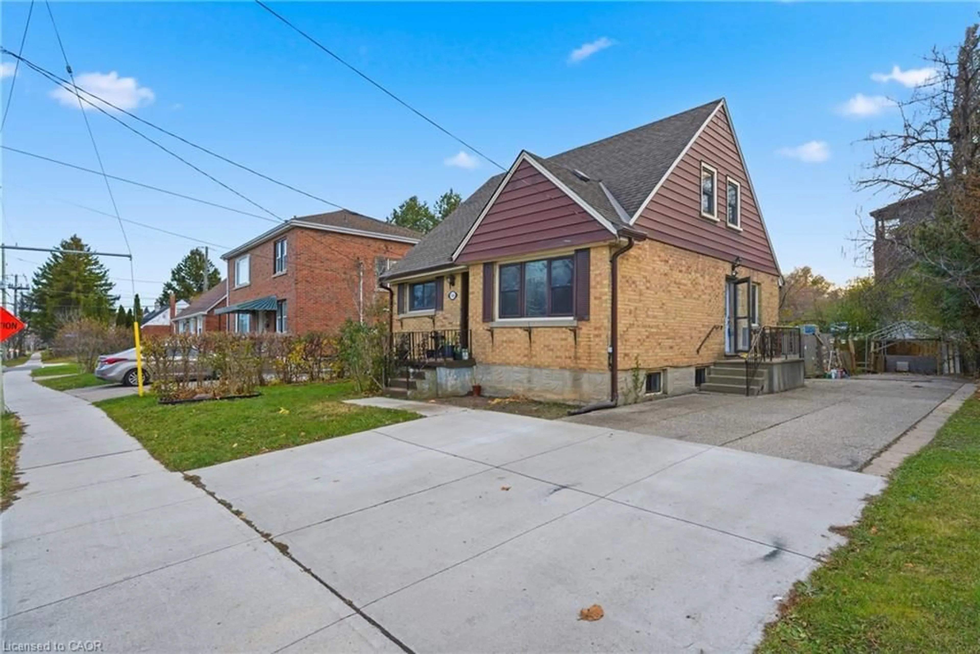 Home with brick exterior material, street for 549 Weber St, Kitchener Ontario N2H 1E9