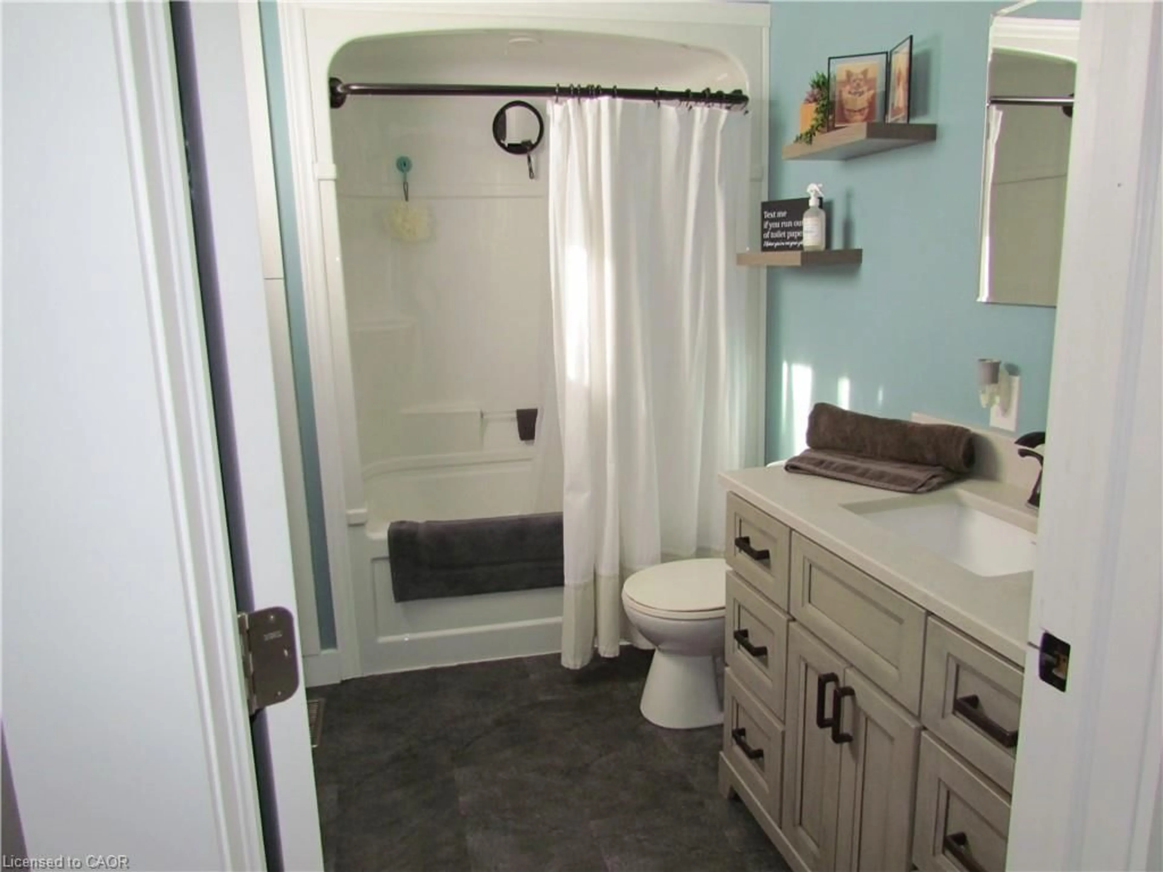 Standard bathroom, ceramic/tile floor for 120 Queen St, St. Williams Ontario N0E 1P0