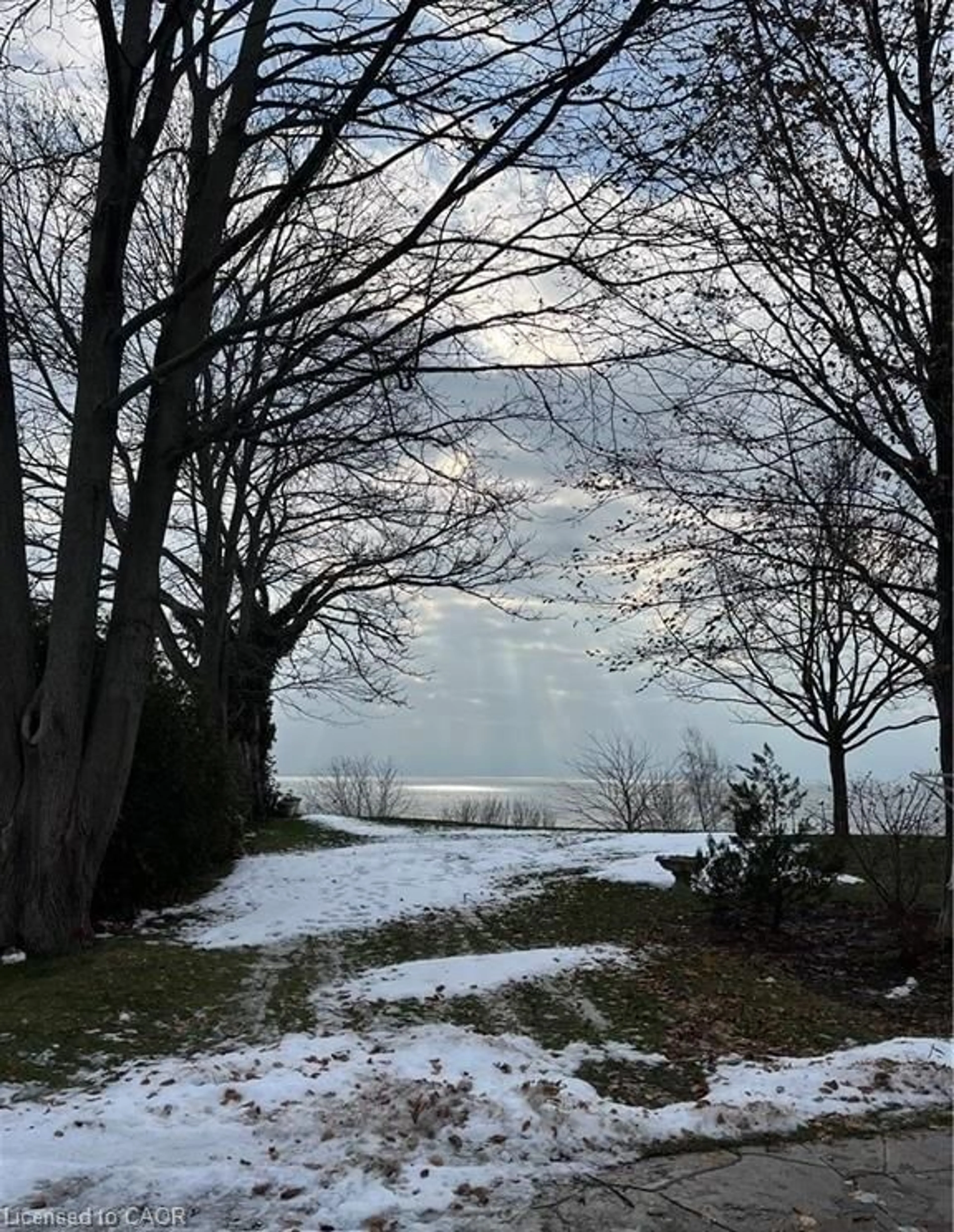 Blurry image for 9 Kandracs Cres, Port Dover Ontario N0A 1N0