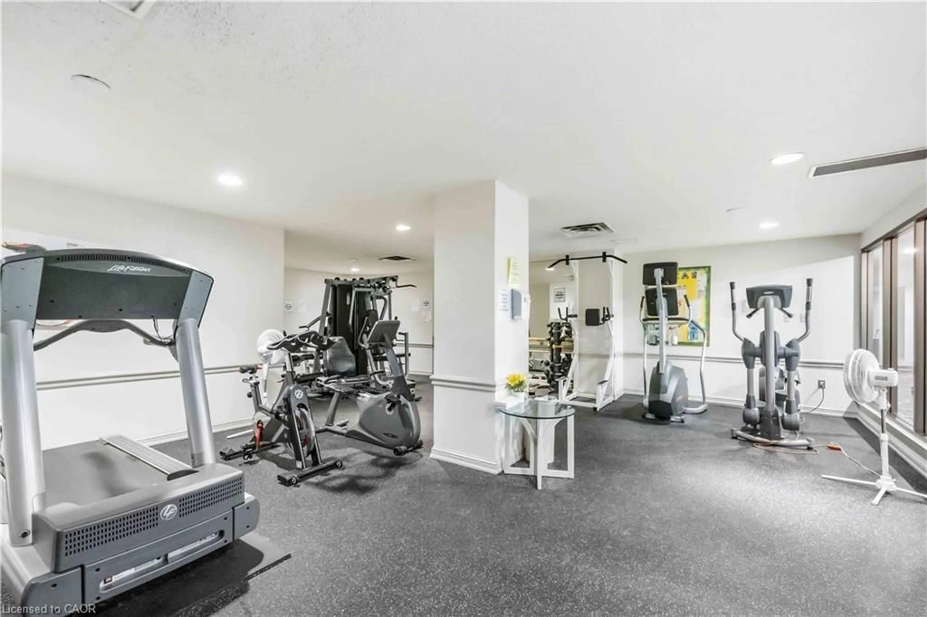 Gym or fitness room for 1 Greystone Walk Dr #884, Toronto Ontario M1K 5J3