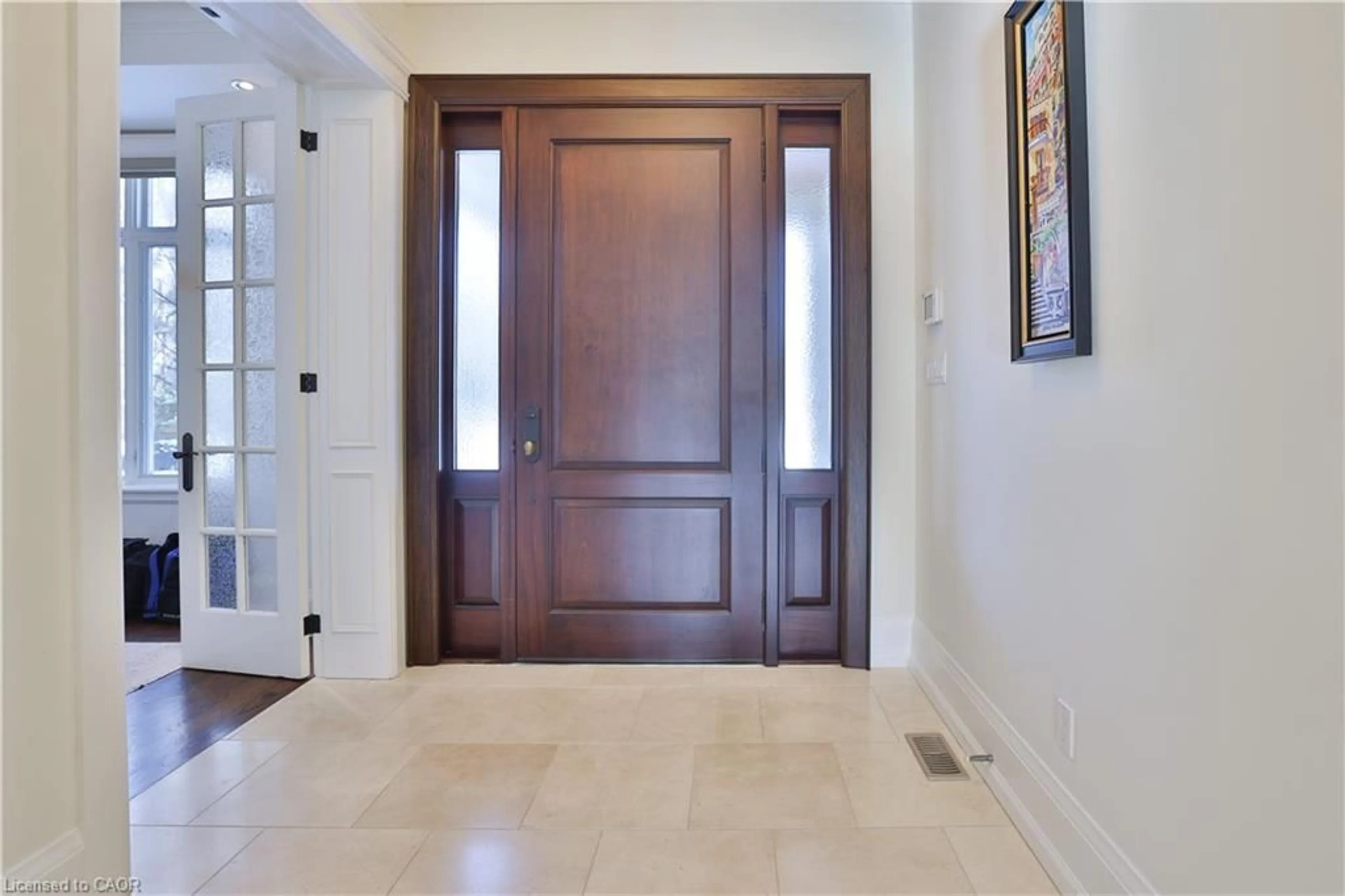 Indoor entryway for 428 Sheddon Ave, Oakville Ontario L6J 1Y3