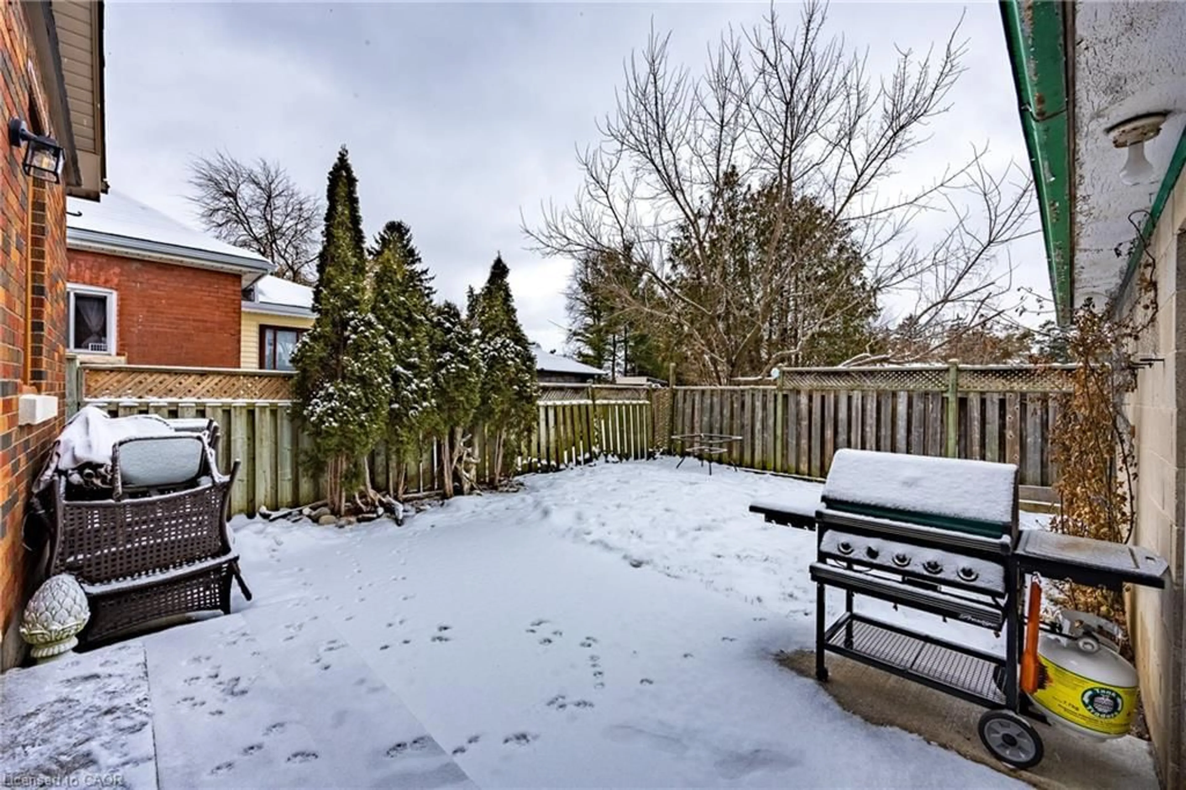 Patio, unknown for 79 Gordon St, Brantford Ontario N3S 2N5