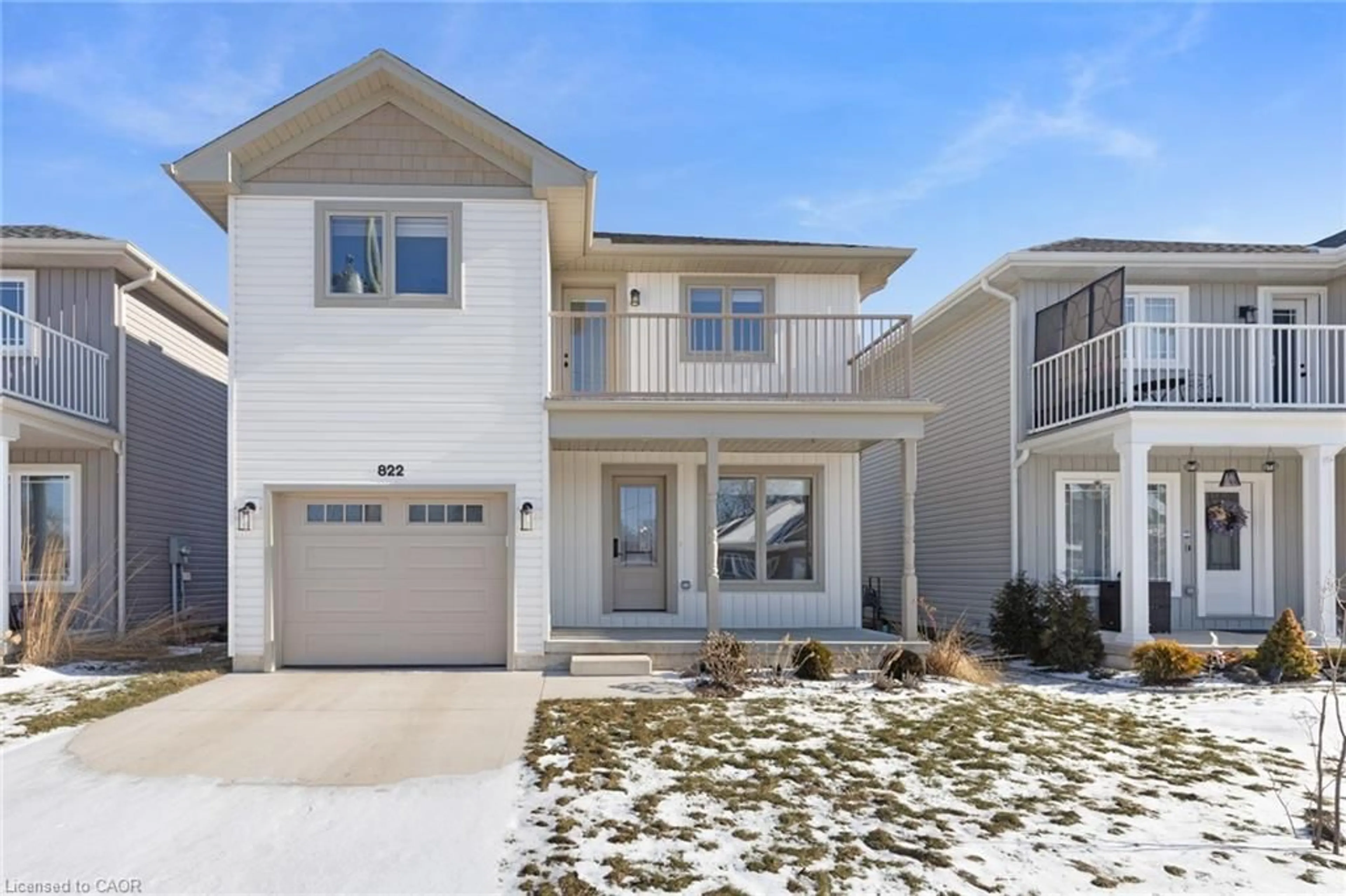 Home with vinyl exterior material, street for 822 Main St, Port Dover Ontario N0A 1N0