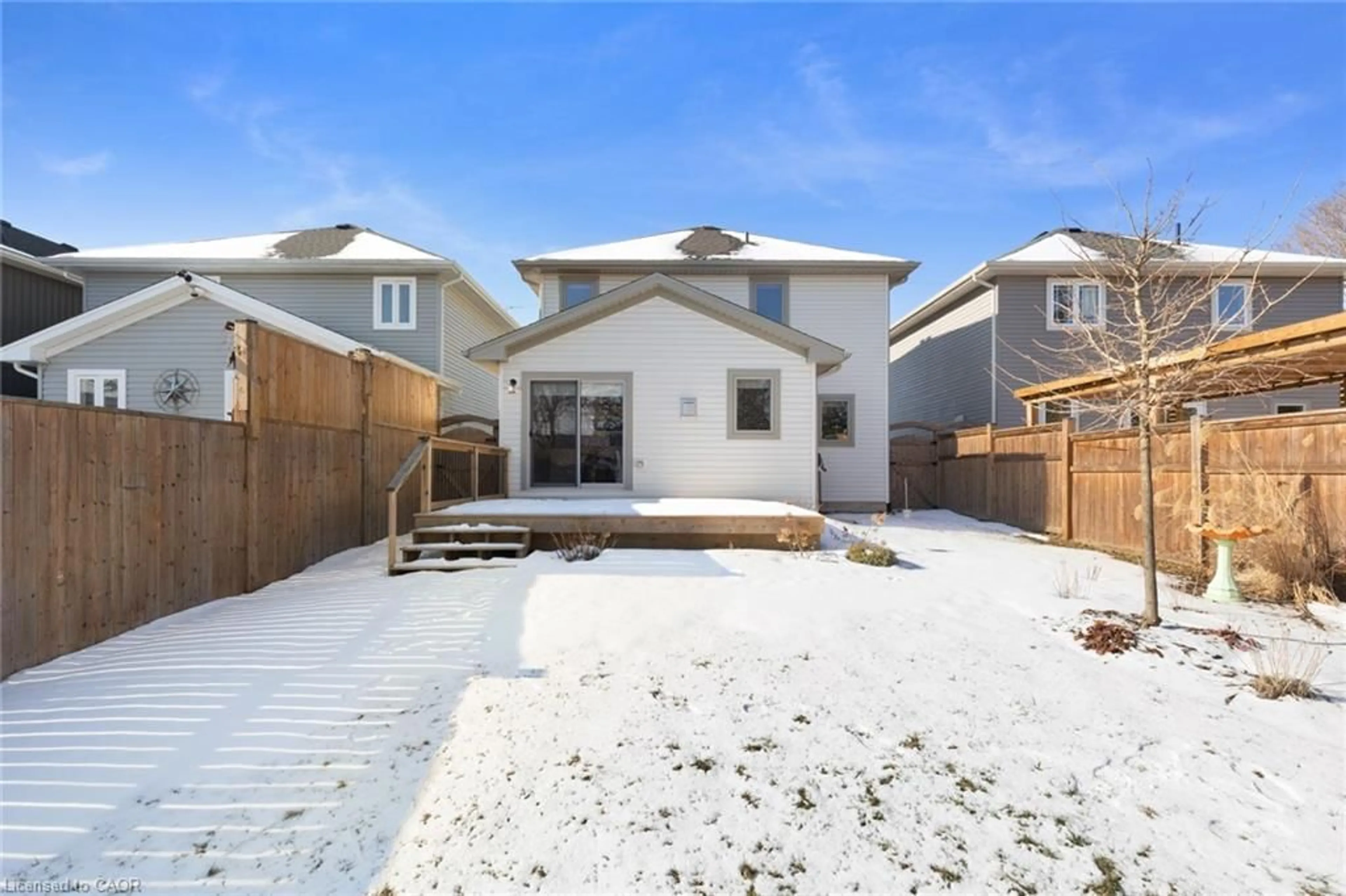 Patio, street for 822 Main St, Port Dover Ontario N0A 1N0