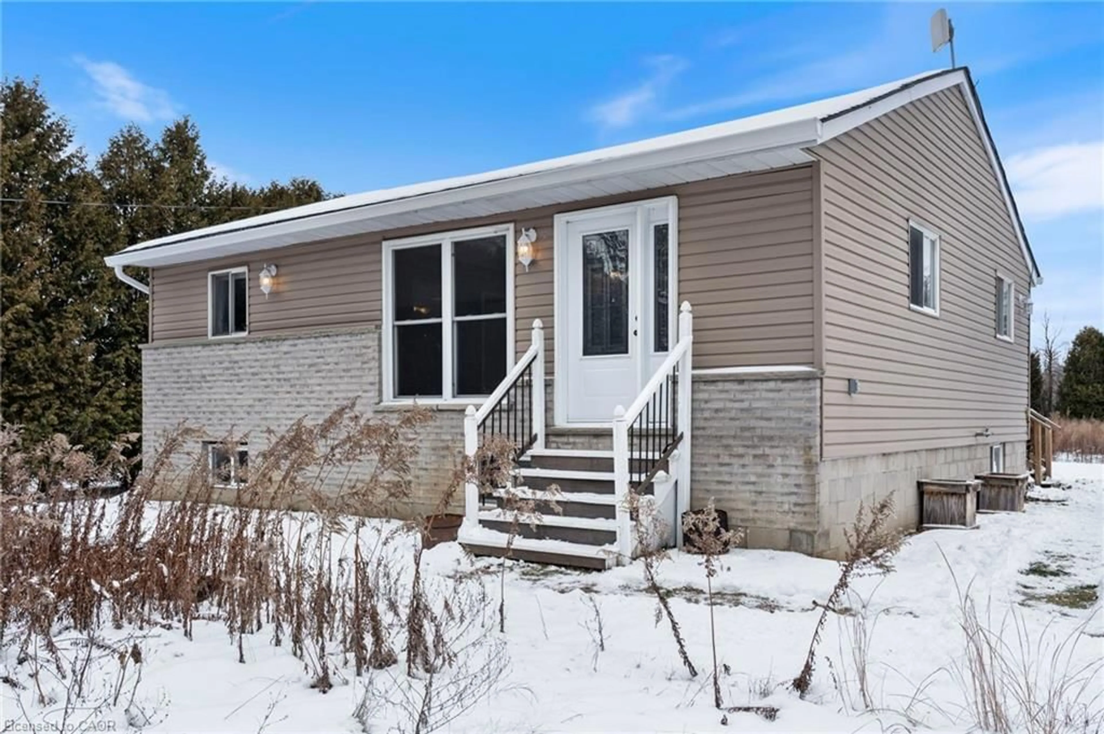 Home with vinyl exterior material, street for 2118 Turkey Point Rd, Simcoe Ontario N3Y 4J9