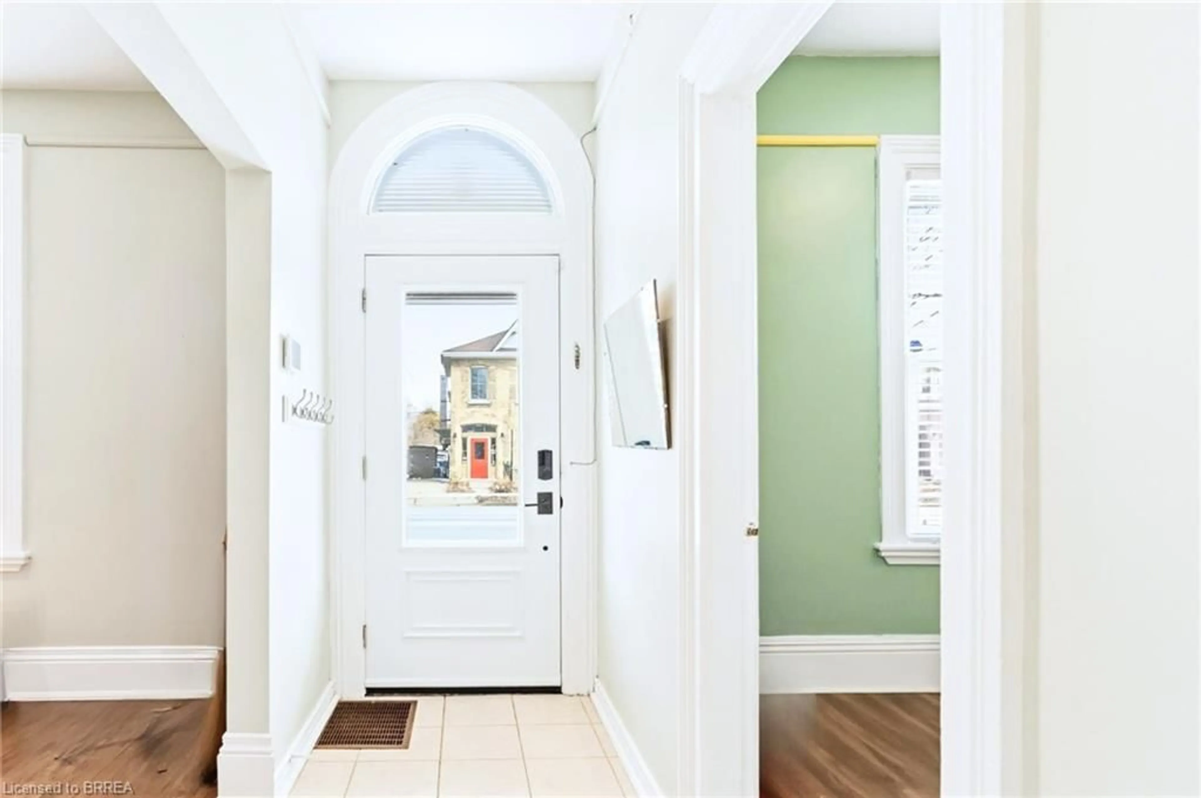 Indoor entryway for 200 Brant Ave, Brantford Ontario N3T 3H9