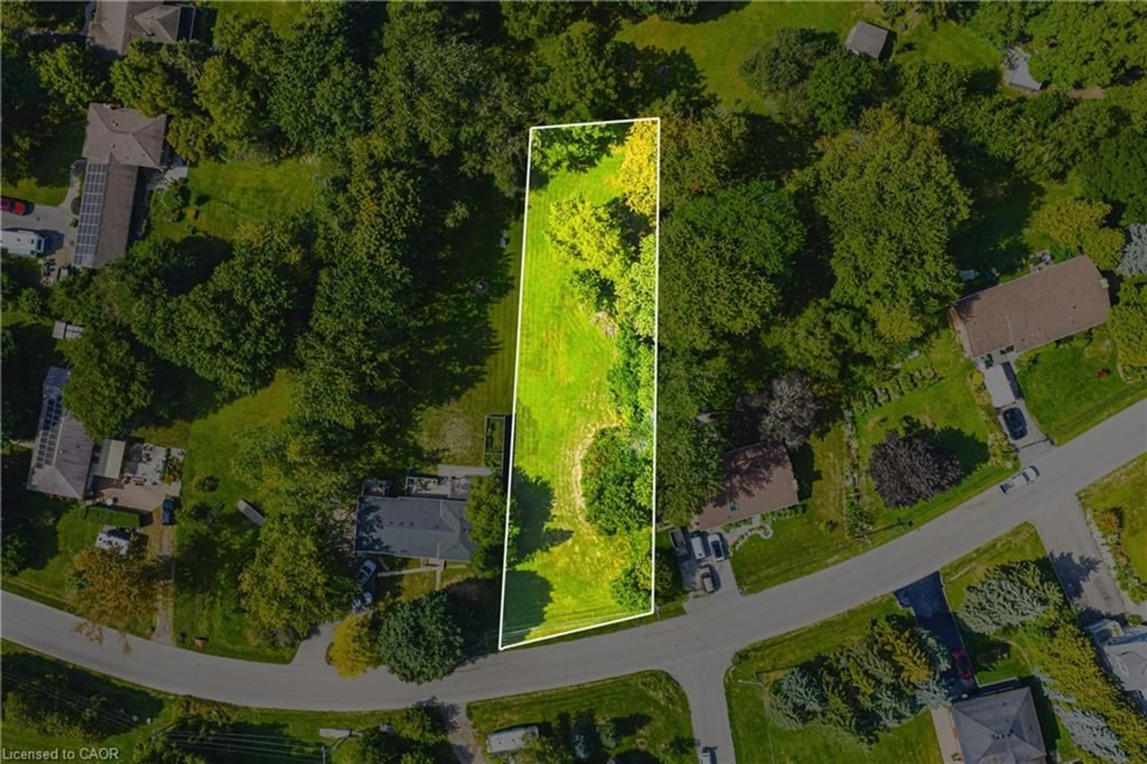 A pic from outside/outdoor area/front of a property/back of a property/a pic from drone, street for 24 Rosebough St, Dundas Ontario L9H 5C5