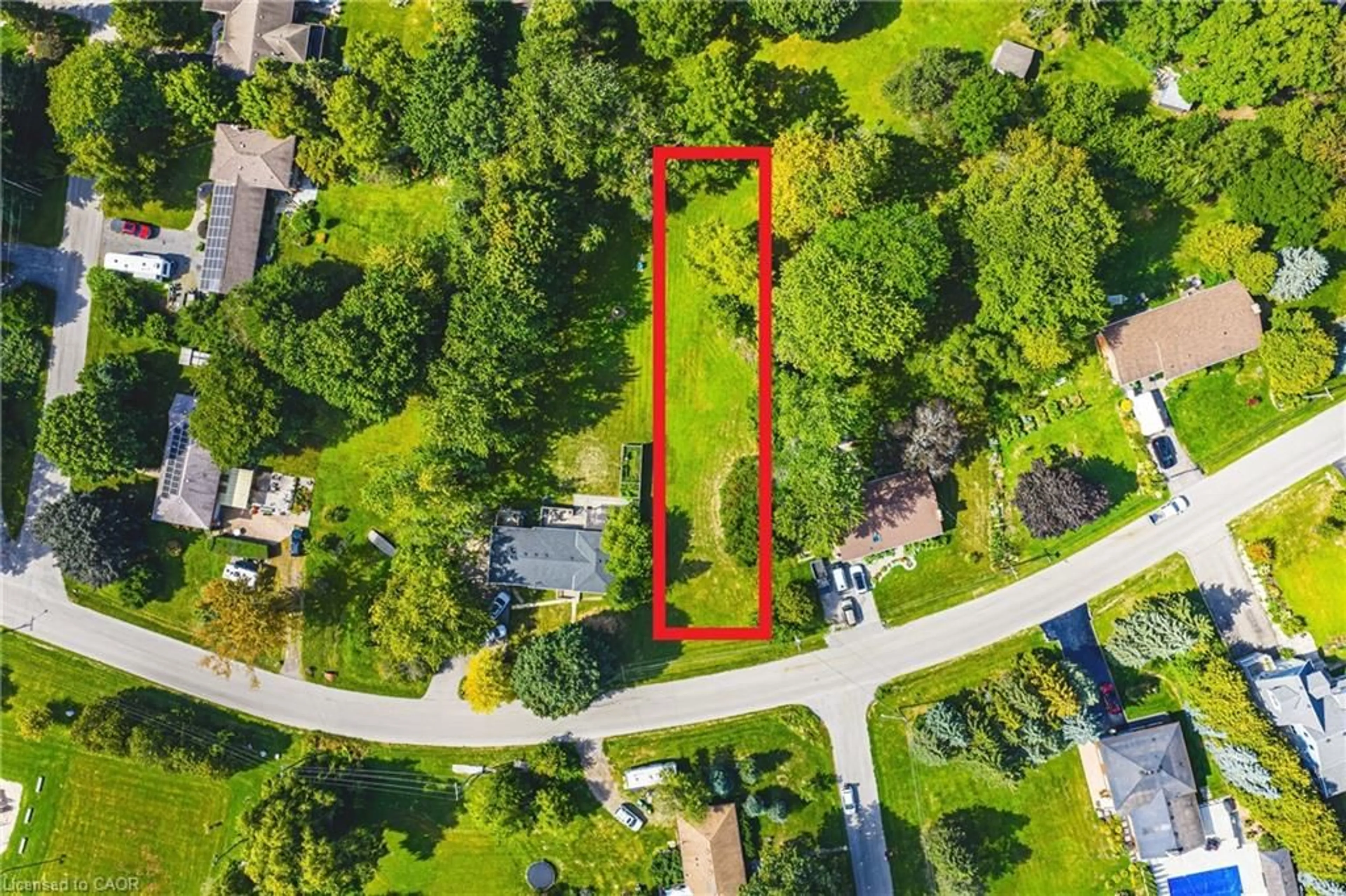 A pic from outside/outdoor area/front of a property/back of a property/a pic from drone, street for 24 Rosebough St, Dundas Ontario L9H 5C5