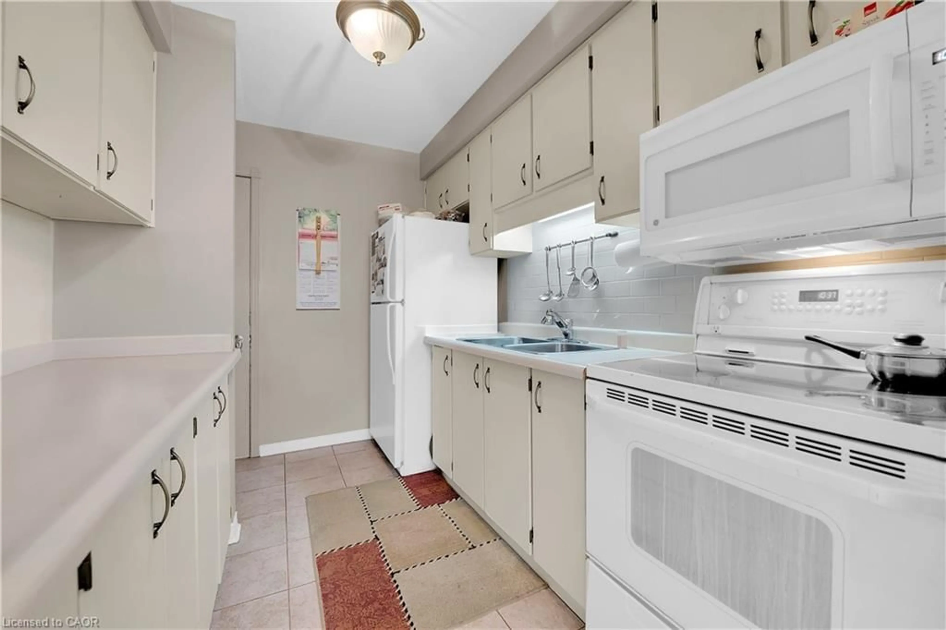 Standard kitchen, unknown for 5016 Friesen Blvd, Beamsville Ontario L0R 1B5