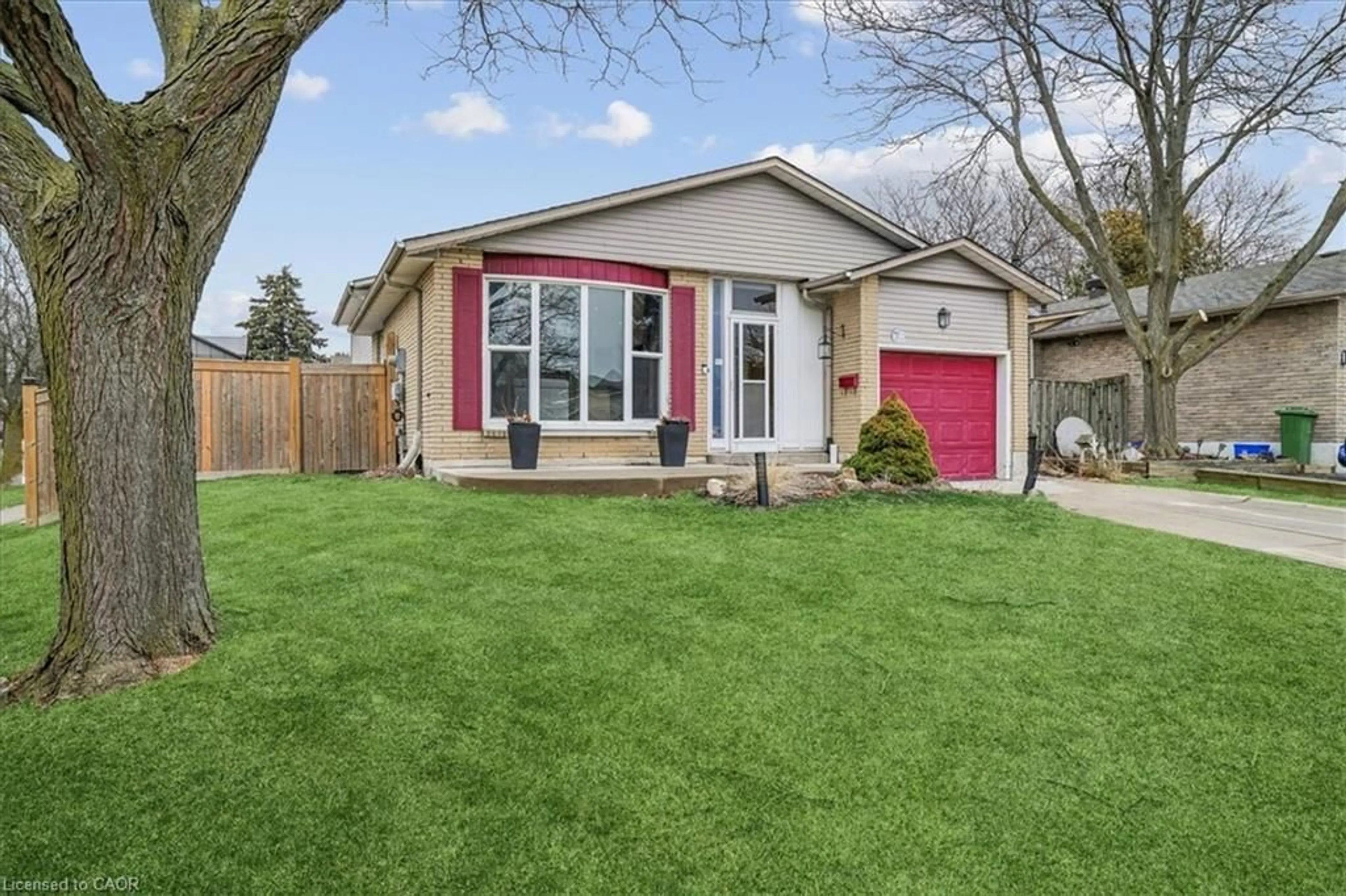 Home with vinyl exterior material, street for 179 Athenia Dr, Stoney Creek Ontario L8J 1T4