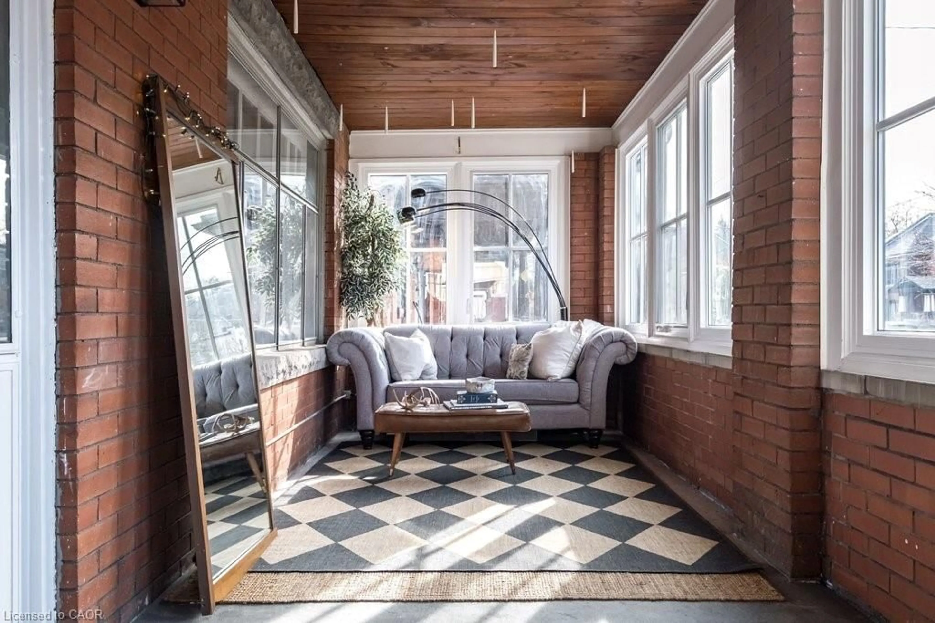 Unknown for 411 Dundurn St, Hamilton Ontario L8P 4L8