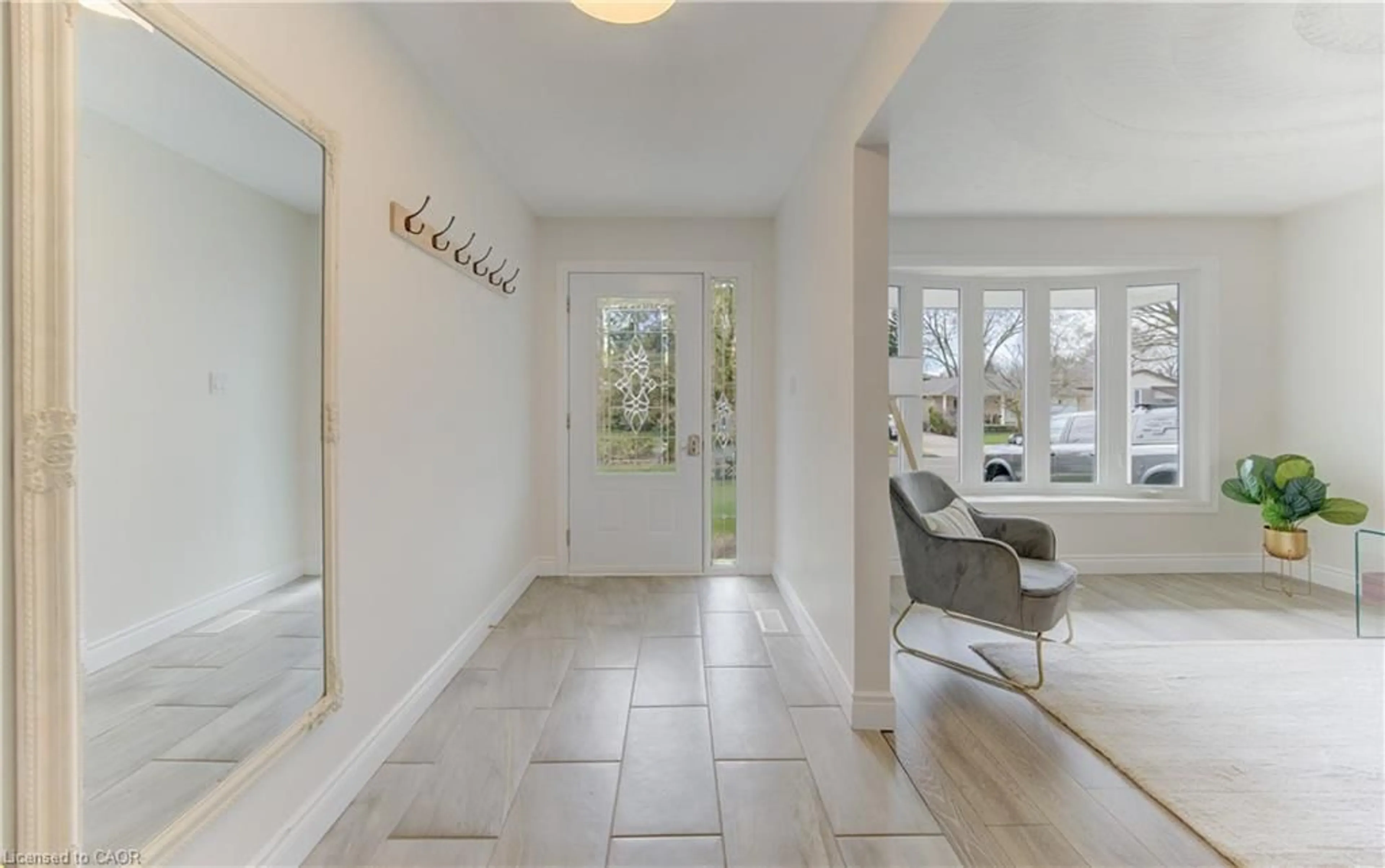 Indoor entryway for 198 The Country Way, Kitchener Ontario N2E 2P4