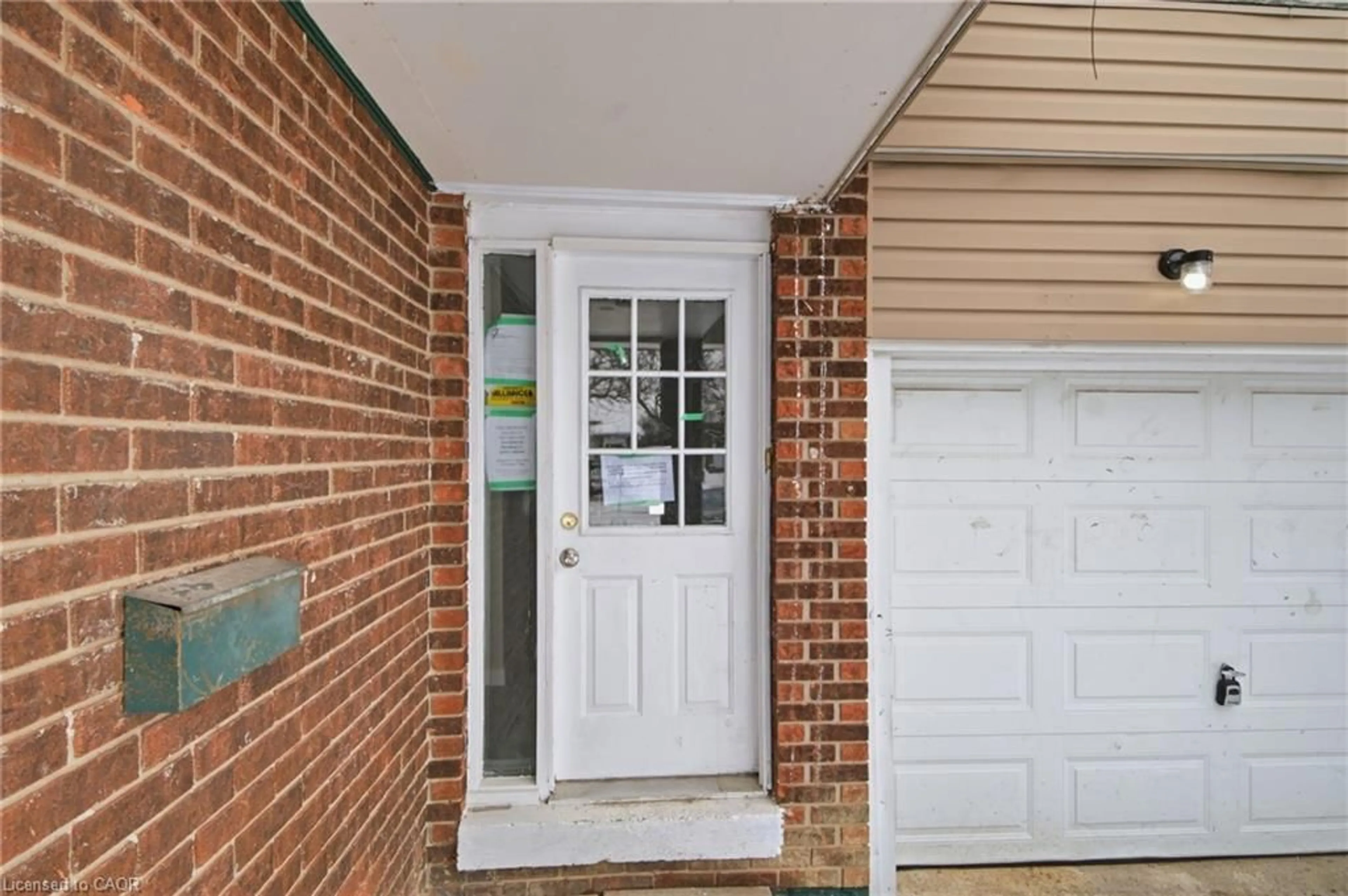 Indoor entryway for 47 Carter Dr, Brampton Ontario L6V 3N4