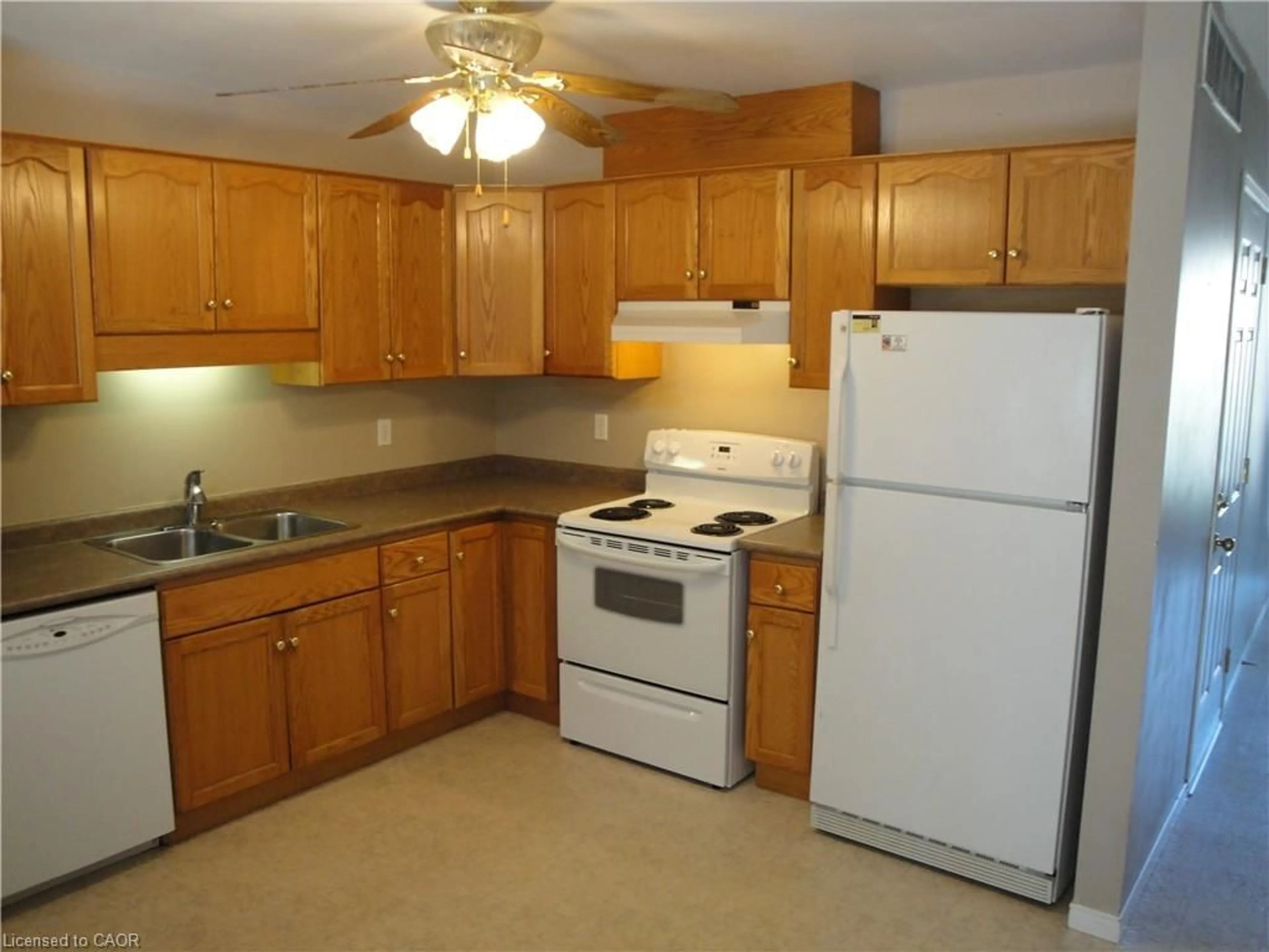 Standard kitchen, unknown for 1480 Franklin Blvd, Cambridge Ontario N3C 3L5