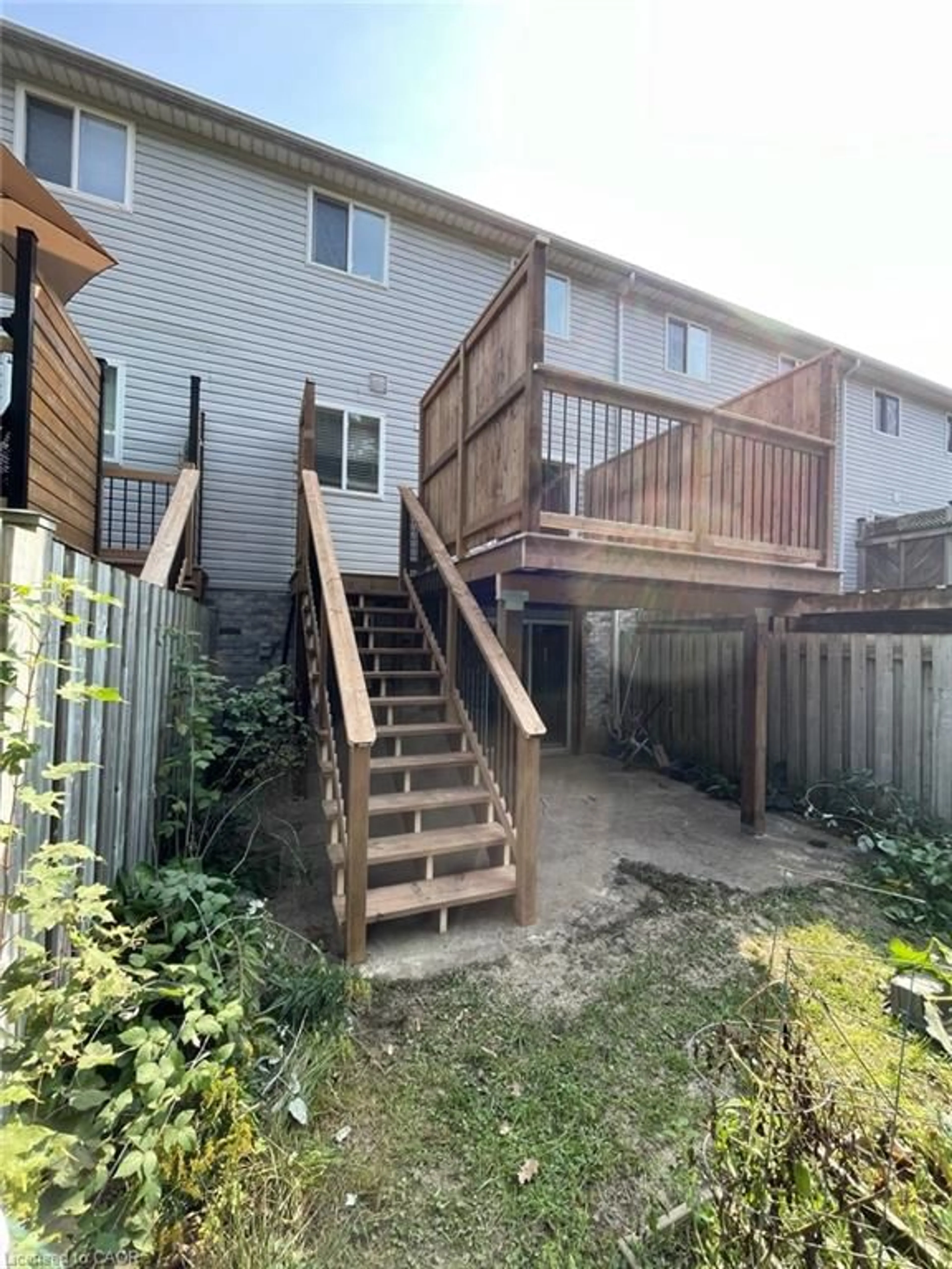 Patio, street for 1480 Franklin Blvd, Cambridge Ontario N3C 3L5