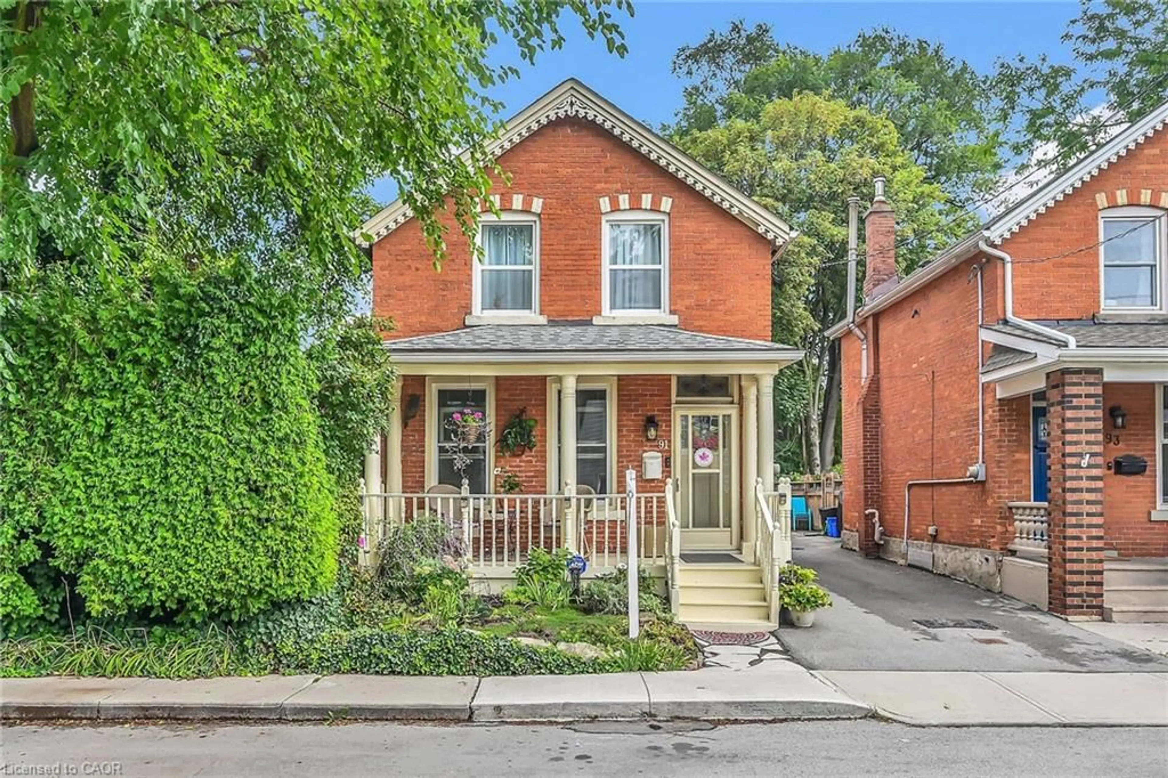 Home with brick exterior material, street for 91 Pearl St, Hamilton Ontario L8P 3X3