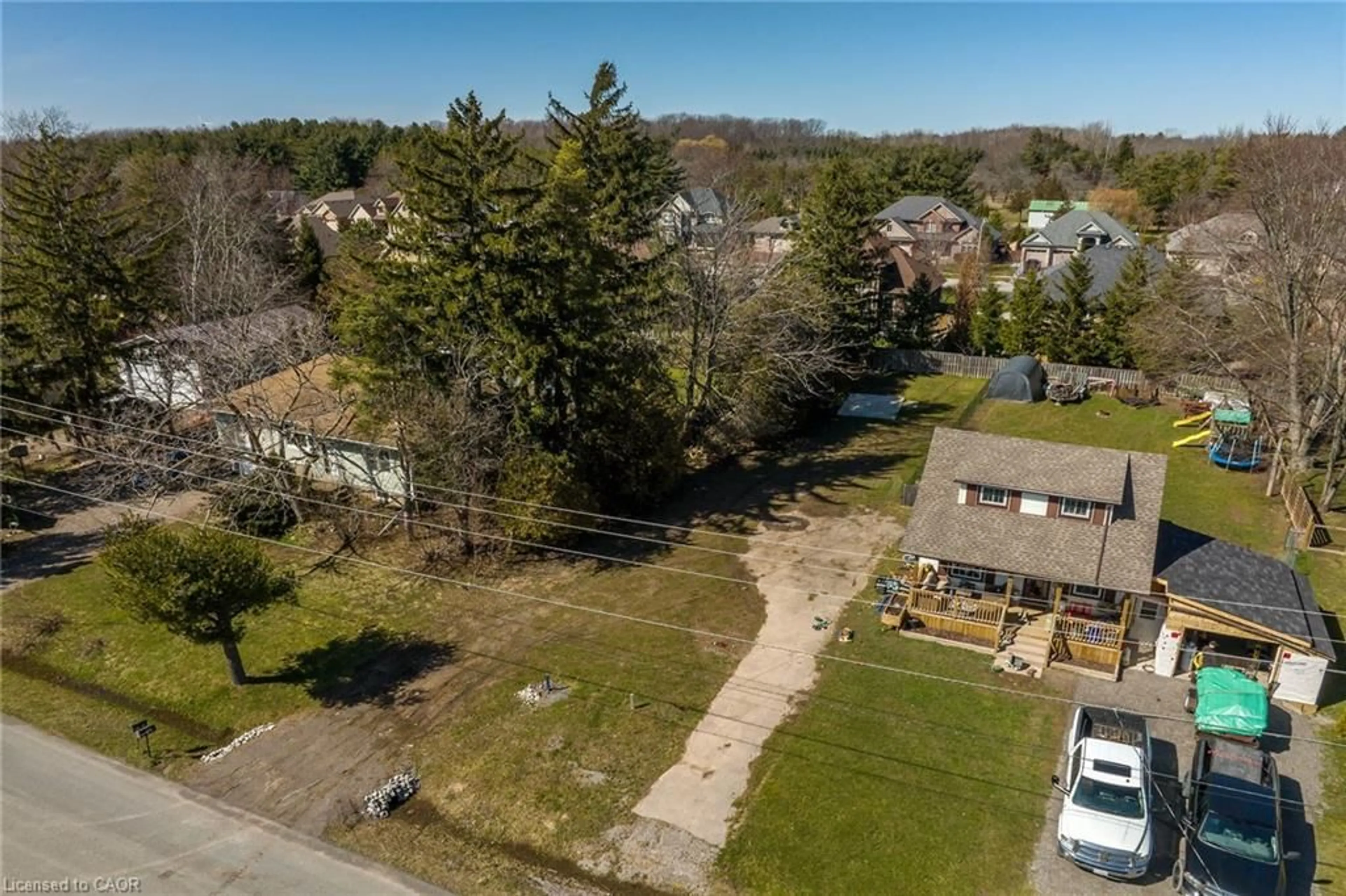 A pic from outside/outdoor area/front of a property/back of a property/a pic from drone, street for 815 Foss Rd, Fenwick Ontario L0S 1C0