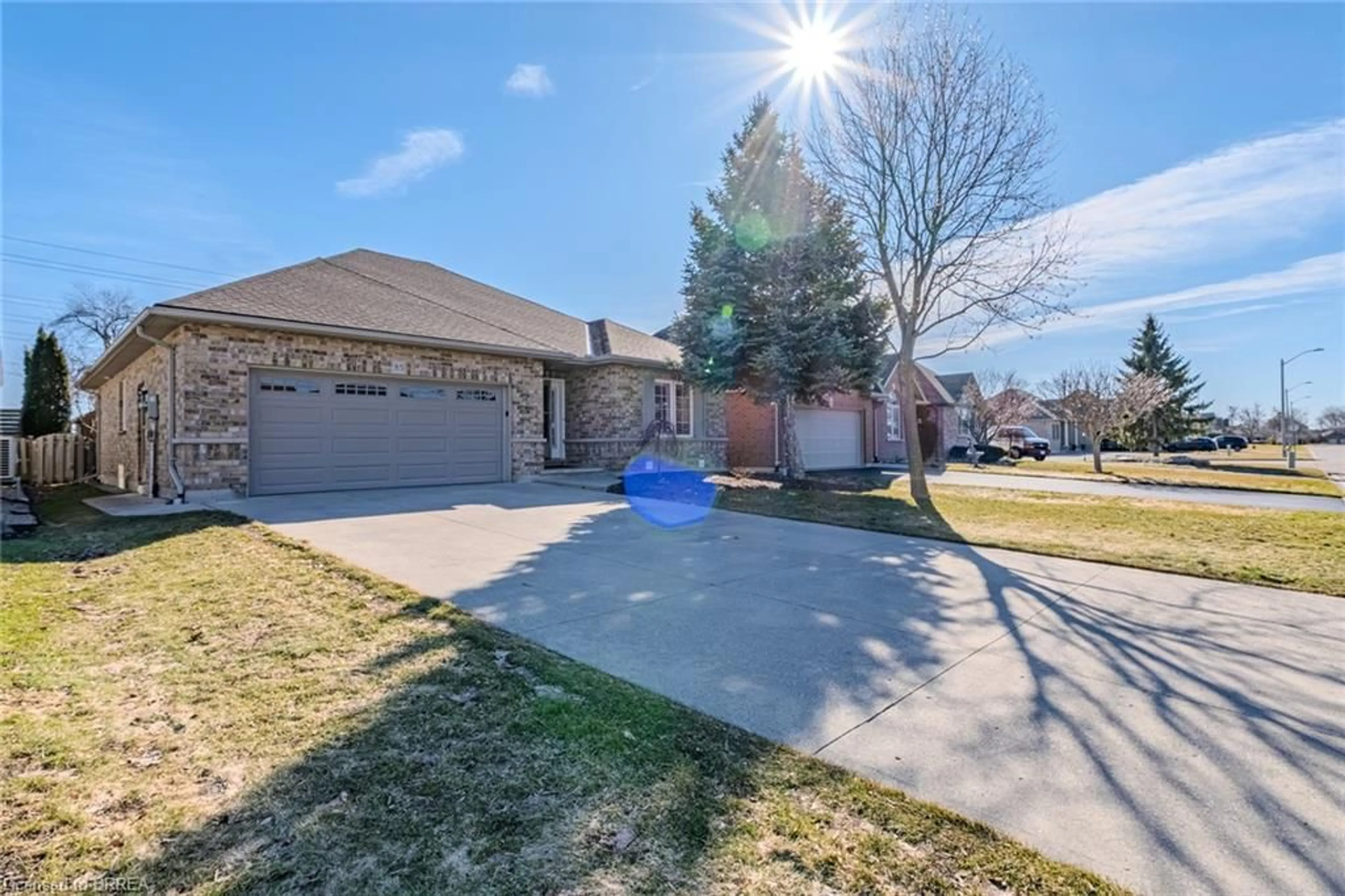 A pic from outside/outdoor area/front of a property/back of a property/a pic from drone, street for 85 Mann Ave, Simcoe Ontario N3Y 5K4