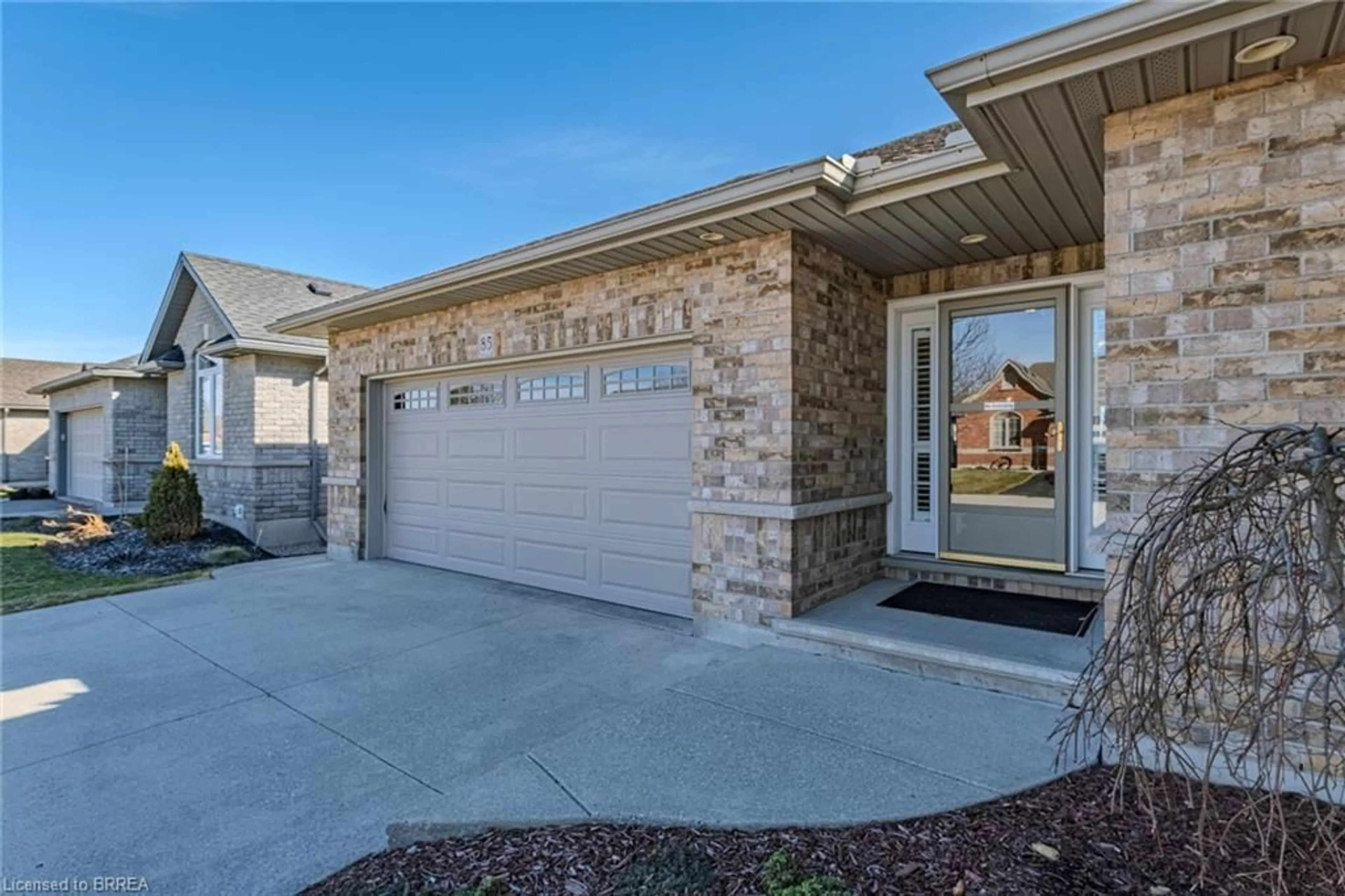 Home with brick exterior material, street for 85 Mann Ave, Simcoe Ontario N3Y 5K4