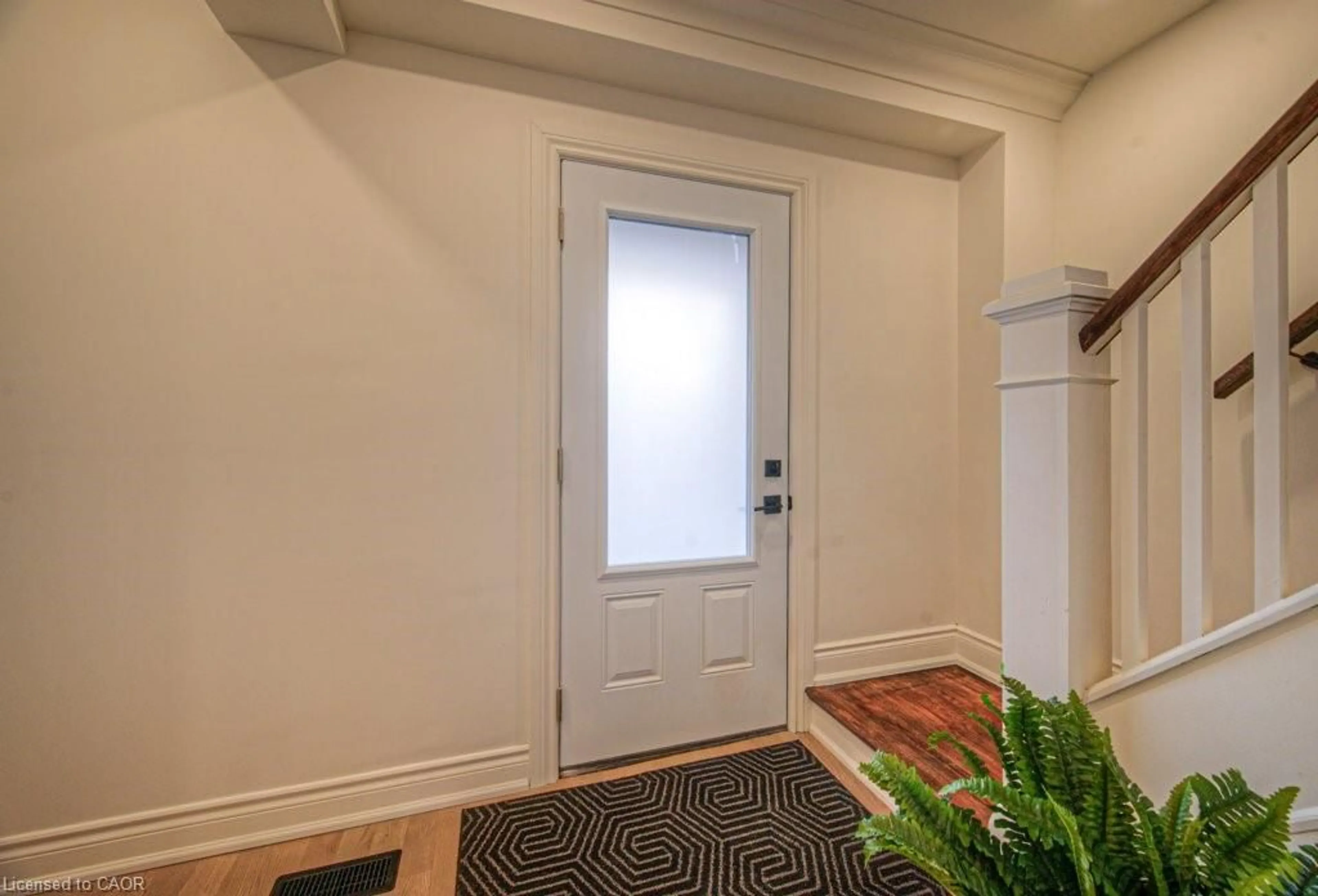 Indoor entryway for 30 Dunbar Rd, Waterloo Ontario N2L 2E3